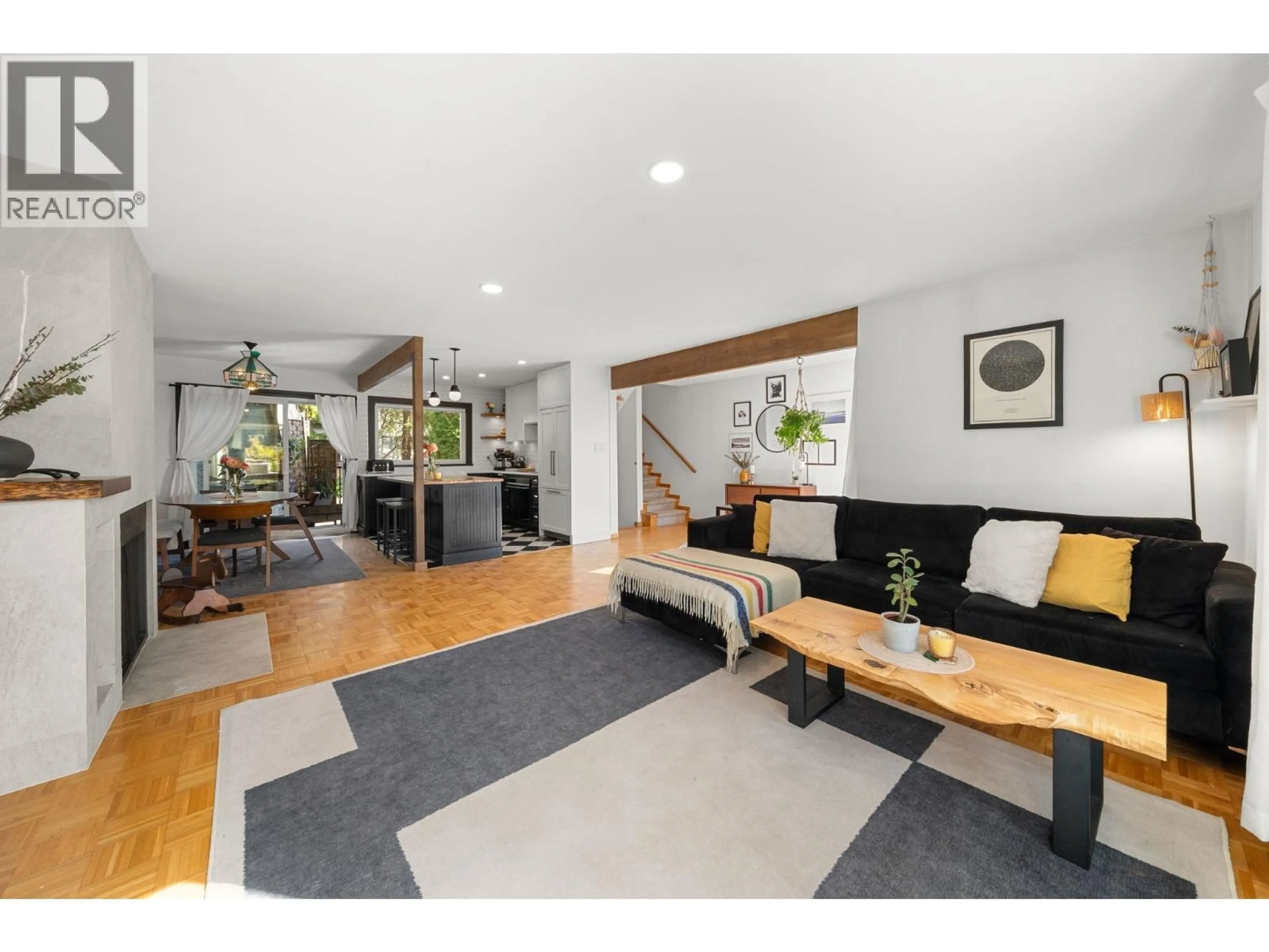 Living room with furniture, wood/laminate floor for 1952 CHESTERFIELD AVENUE, North Vancouver British Columbia V7M2P5