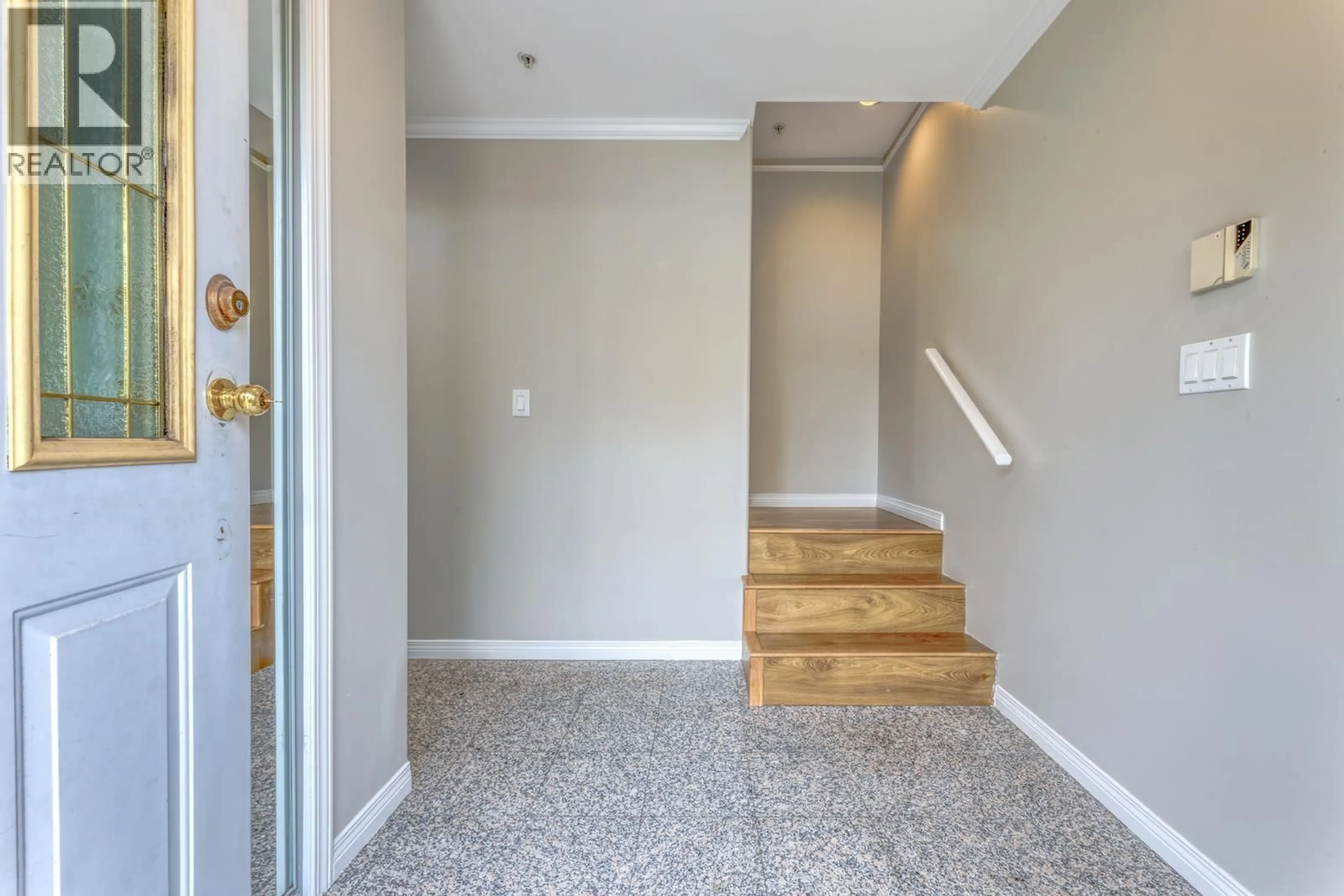 Indoor entryway for 3028 26TH AVENUE, Vancouver British Columbia V5R1L6