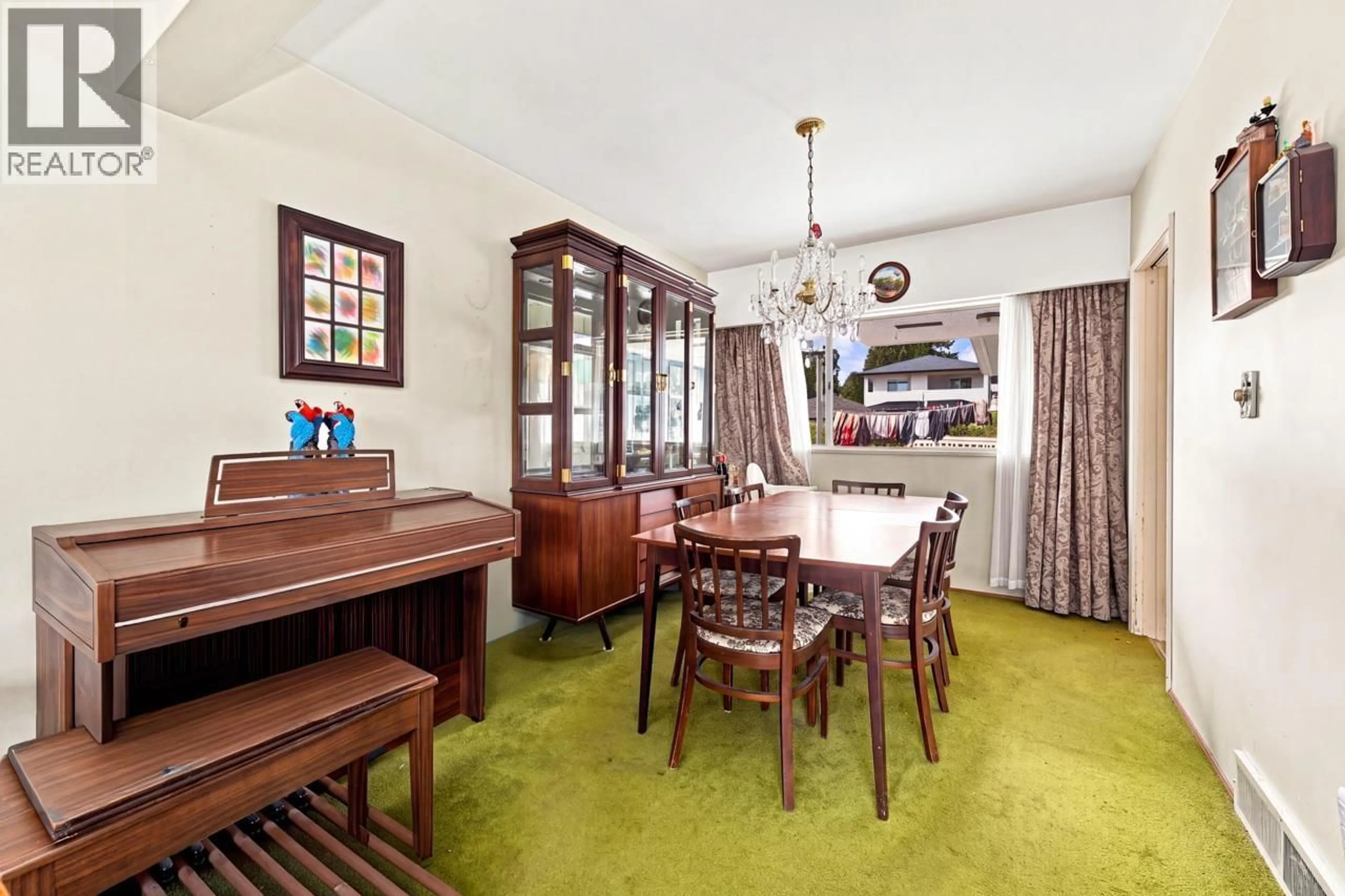 Dining room, unknown for 4335 BARKER AVENUE, Burnaby British Columbia V5G3C3