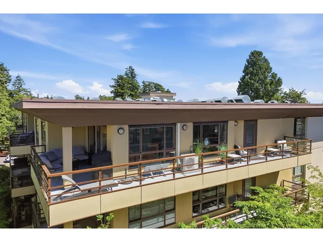 303 - 15747 MARINE DRIVE, White Rock 2