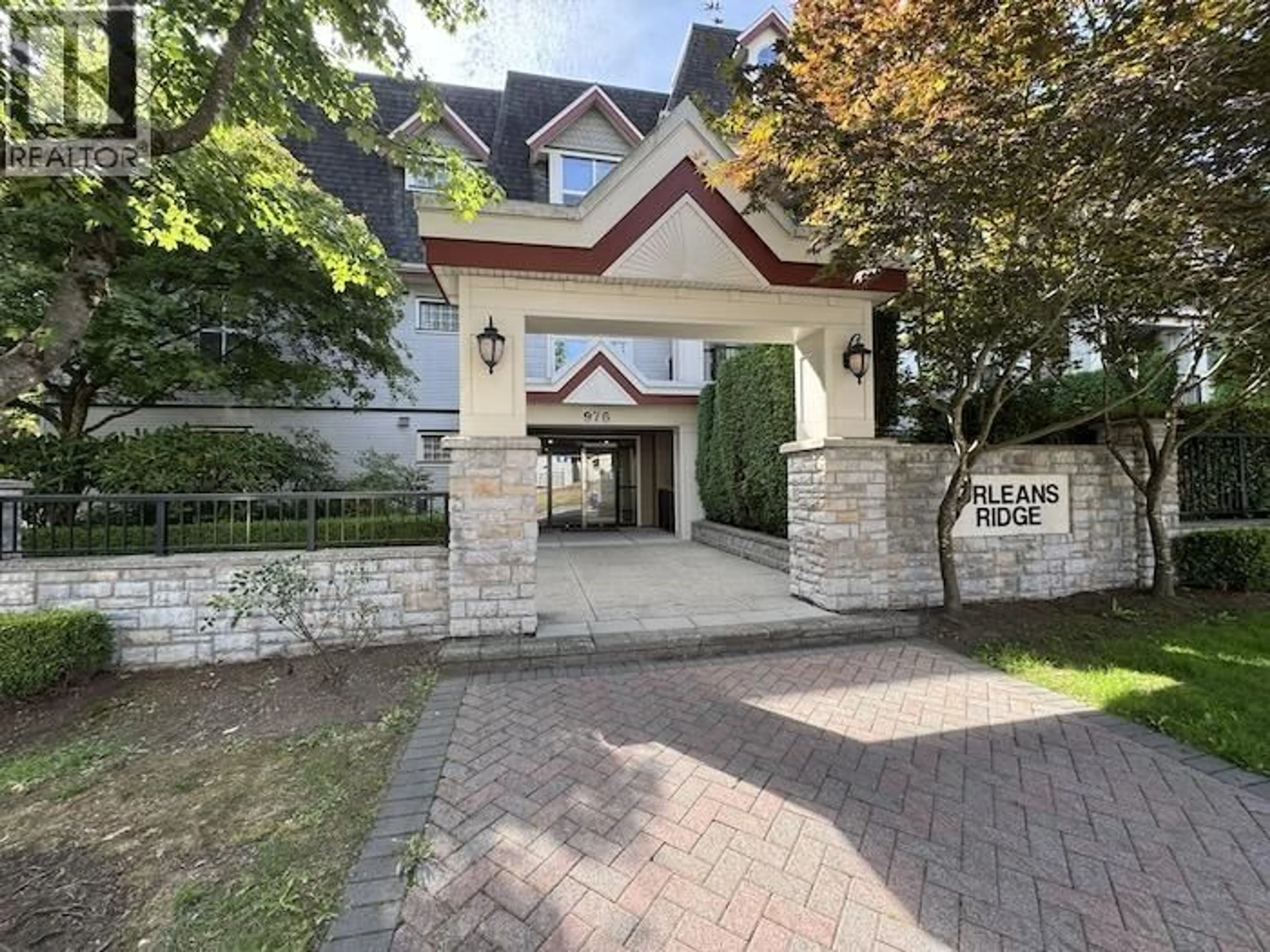 Indoor foyer for 107 - 976 ADAIR AVENUE, Coquitlam British Columbia V3K3V2