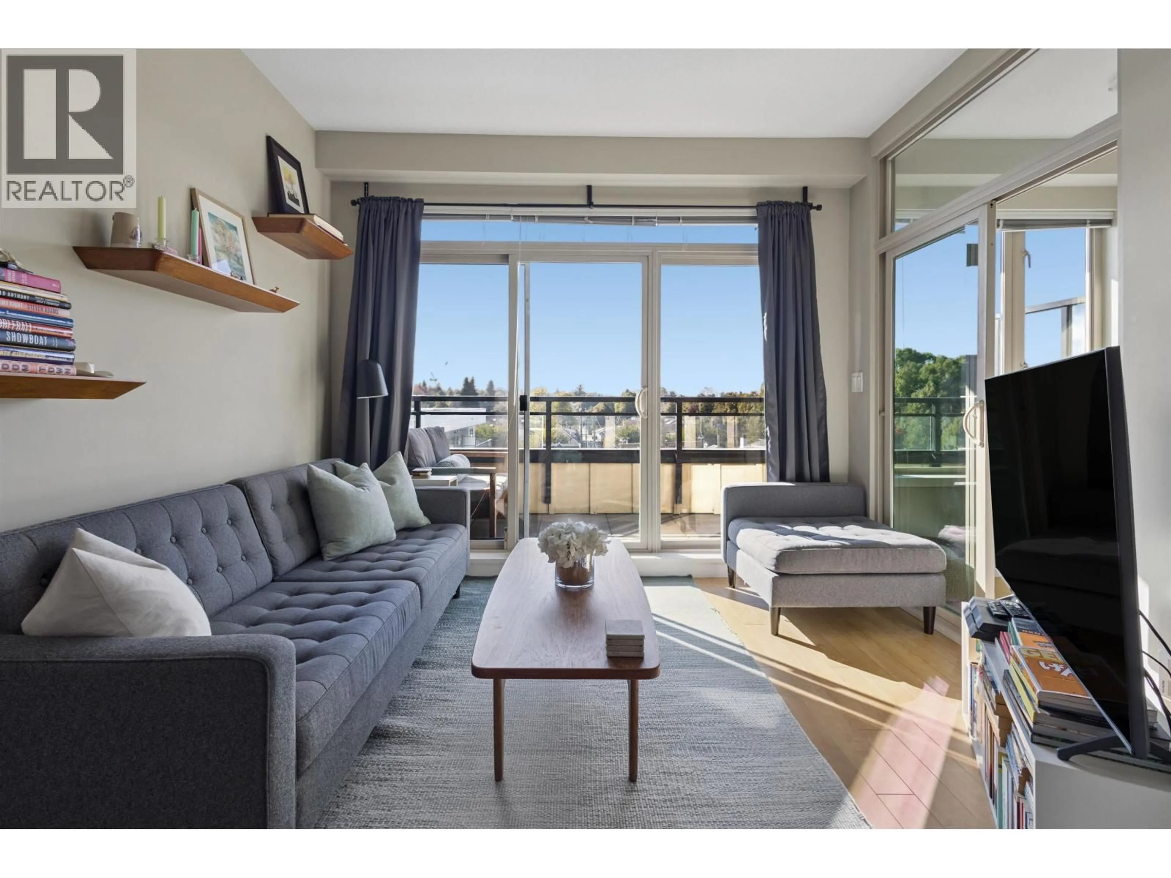 Living room with furniture, unknown for PH9 - 688 17TH AVENUE, Vancouver British Columbia V5V0A8