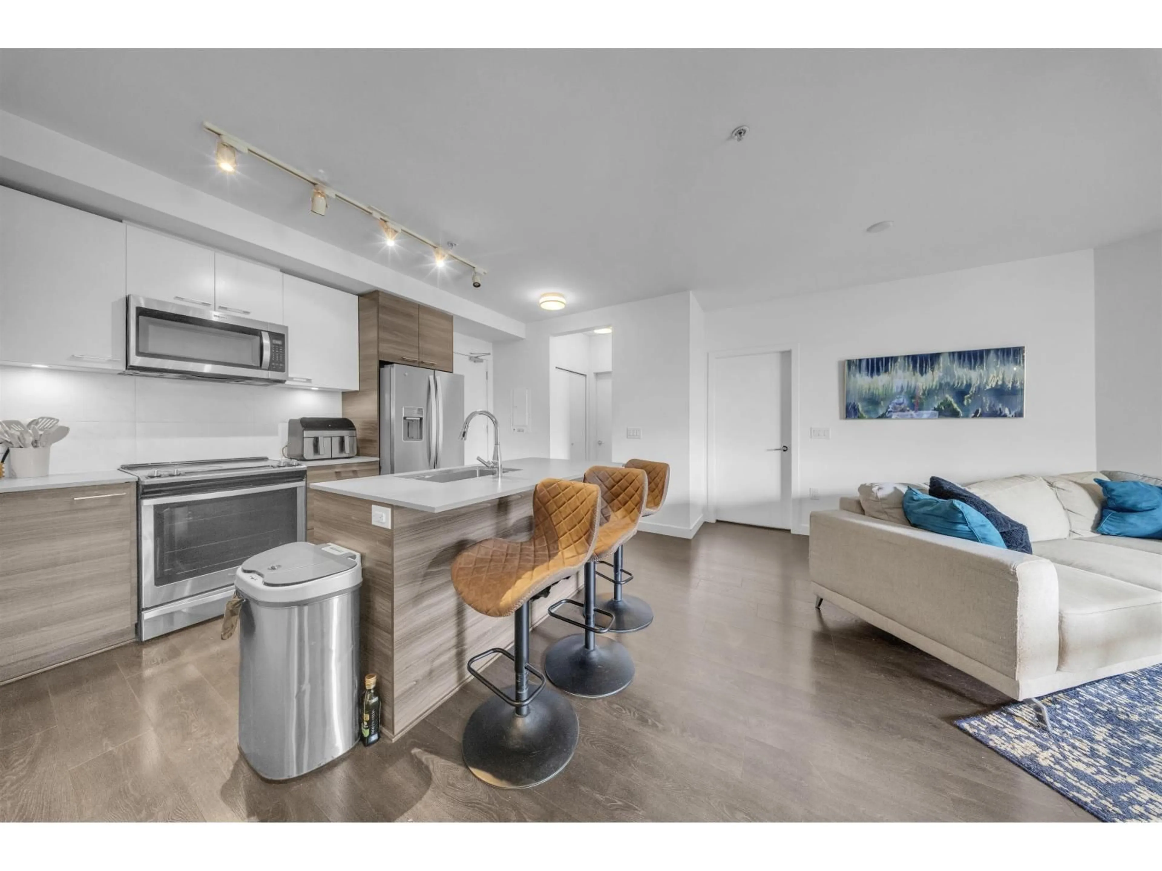 Open concept kitchen, unknown for 309 - 10603 140 STREET, Surrey British Columbia V3T0M7