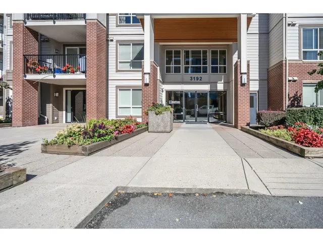 403 - 3192 GLADWIN ROAD, Abbotsford 3