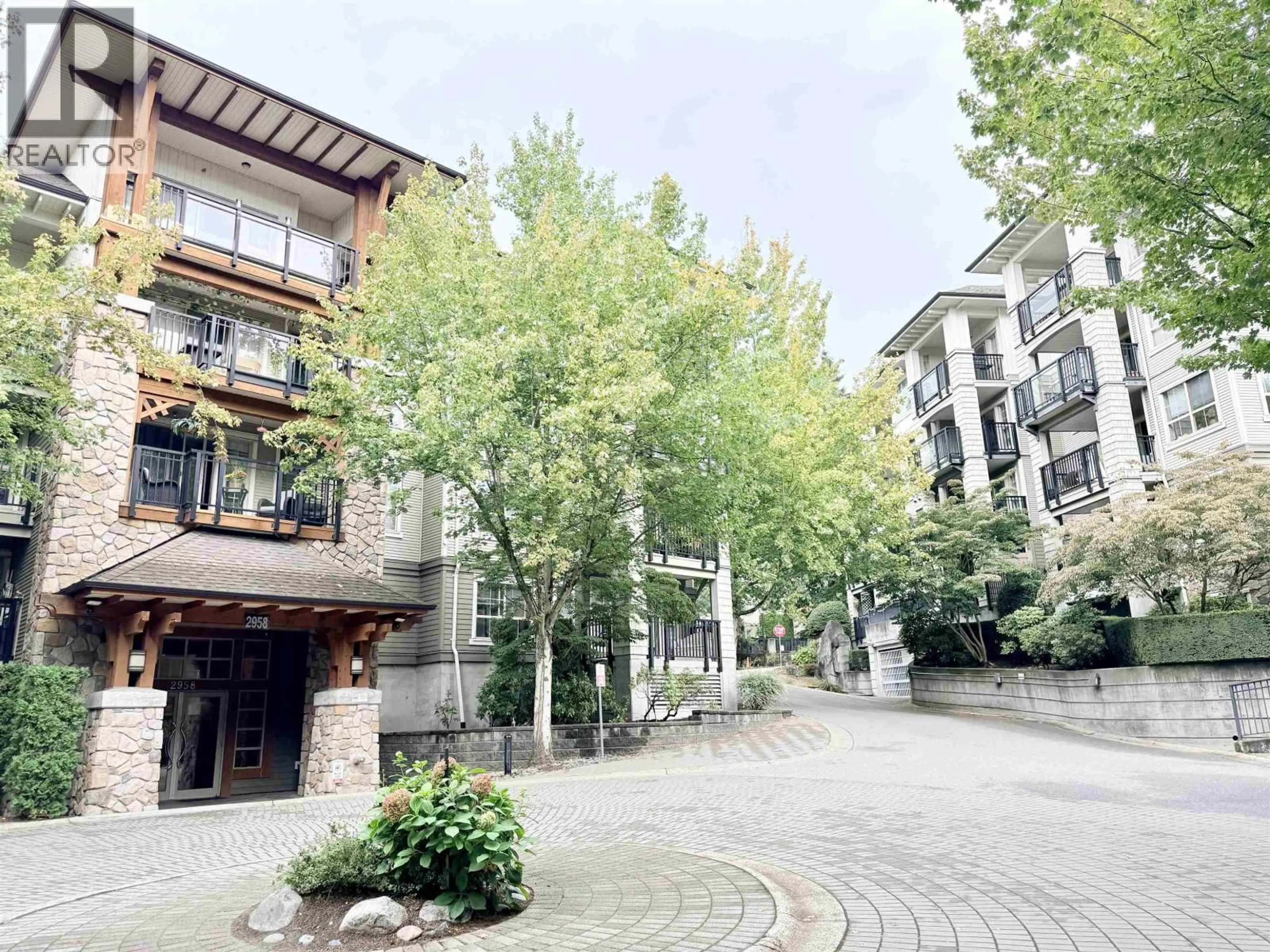 Patio, street for 212 - 2958 SILVER SPRINGS BOULEVARD, Coquitlam British Columbia V3E3R9