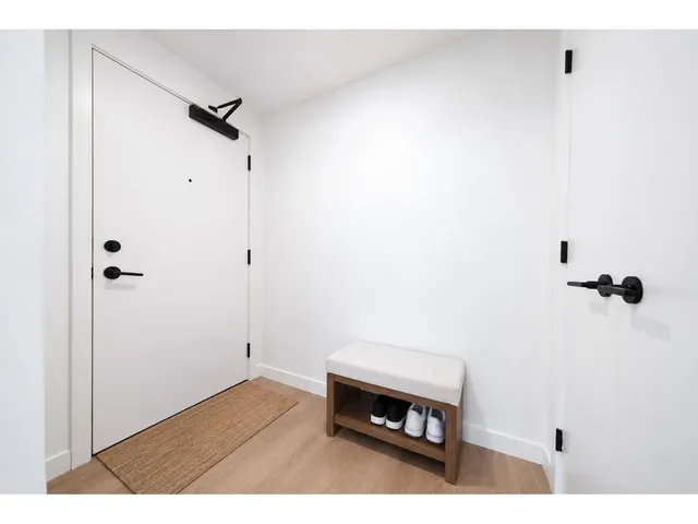 2410 - 10448 UNIVERSITY DRIVE, Surrey 4