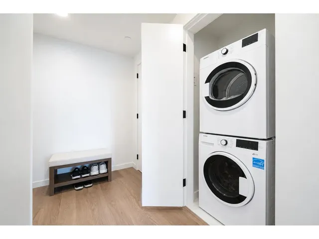 2410 - 10448 UNIVERSITY DRIVE, Surrey 5