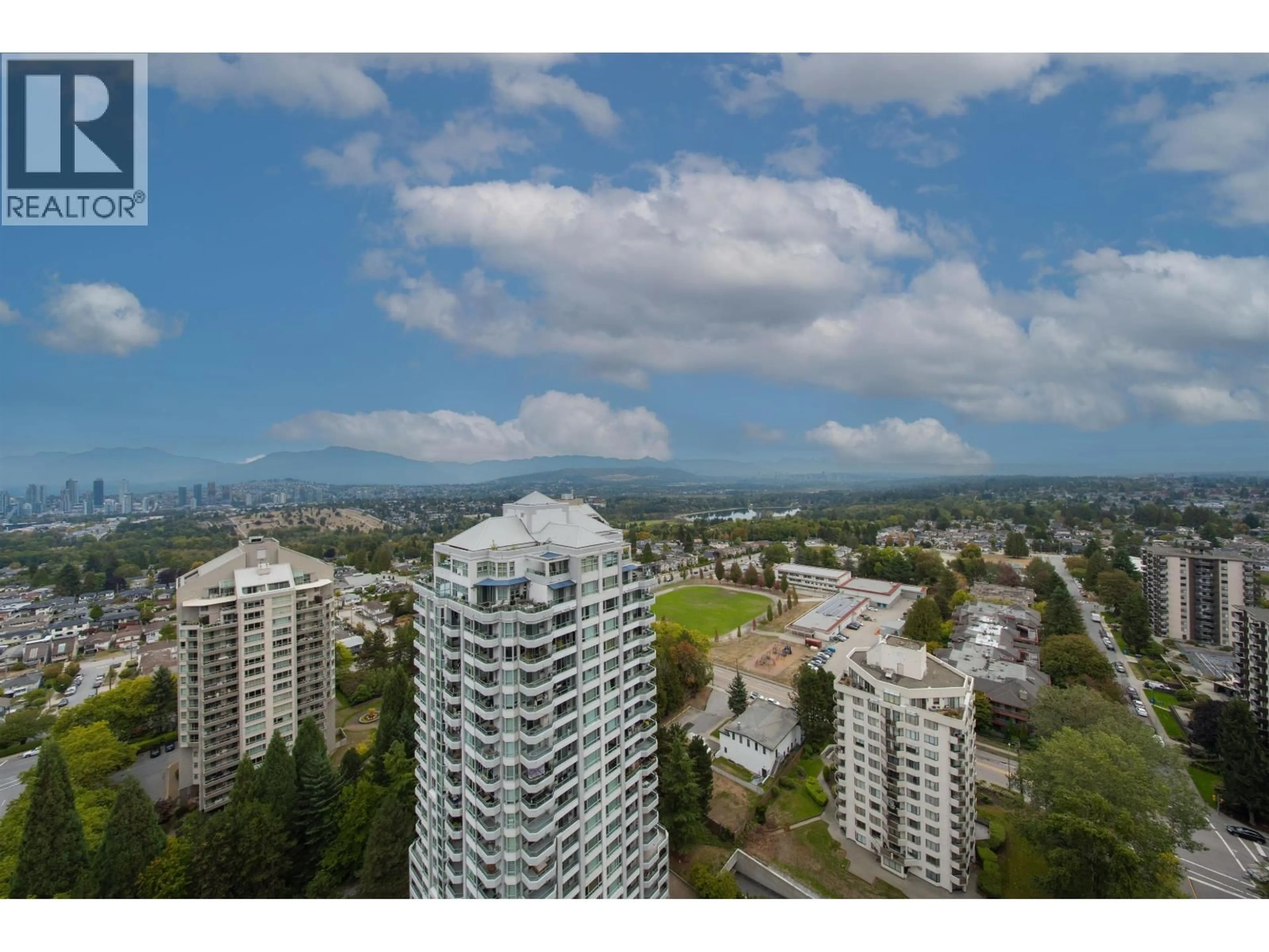 A pic from outside/outdoor area/front of a property/back of a property/a pic from drone, city buildings view from balcony for 2703 - 4808 HAZEL STREET, Burnaby British Columbia V5H0A2