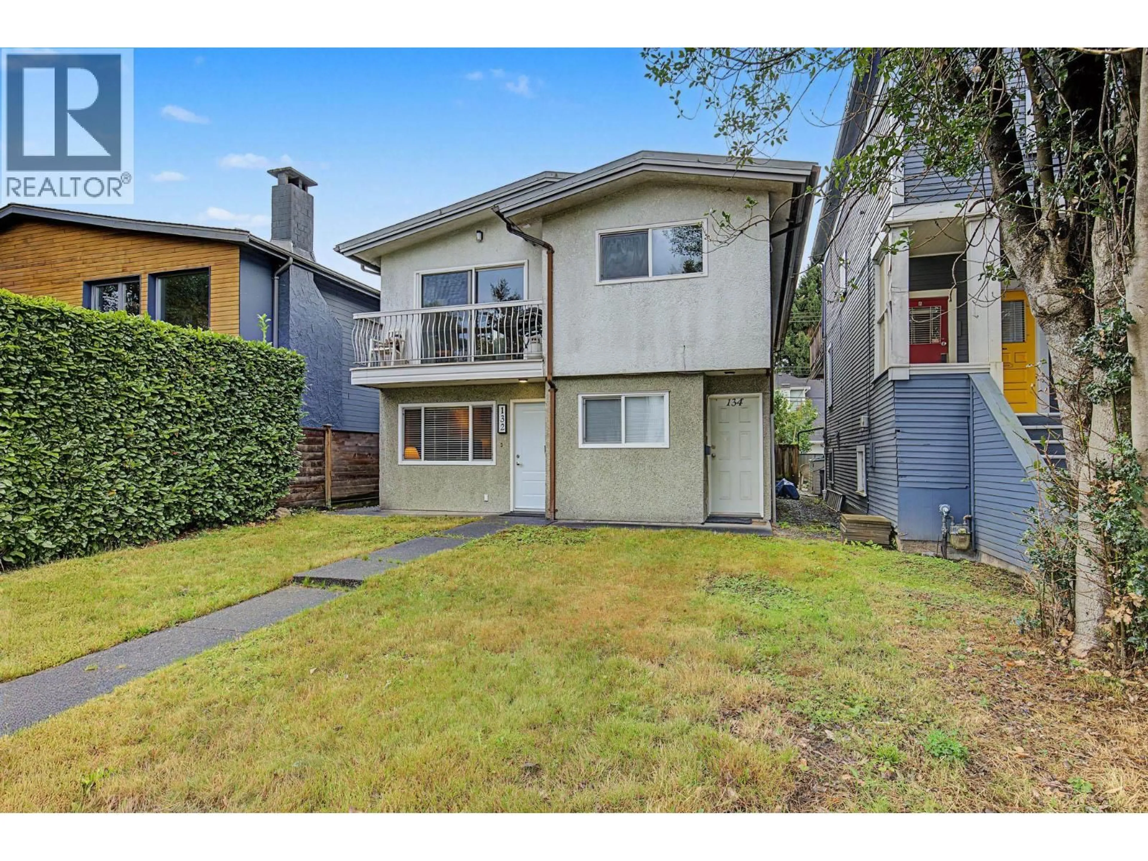 Home with vinyl exterior material, street for 132-134 12TH AVENUE, Vancouver British Columbia V5Y1T7