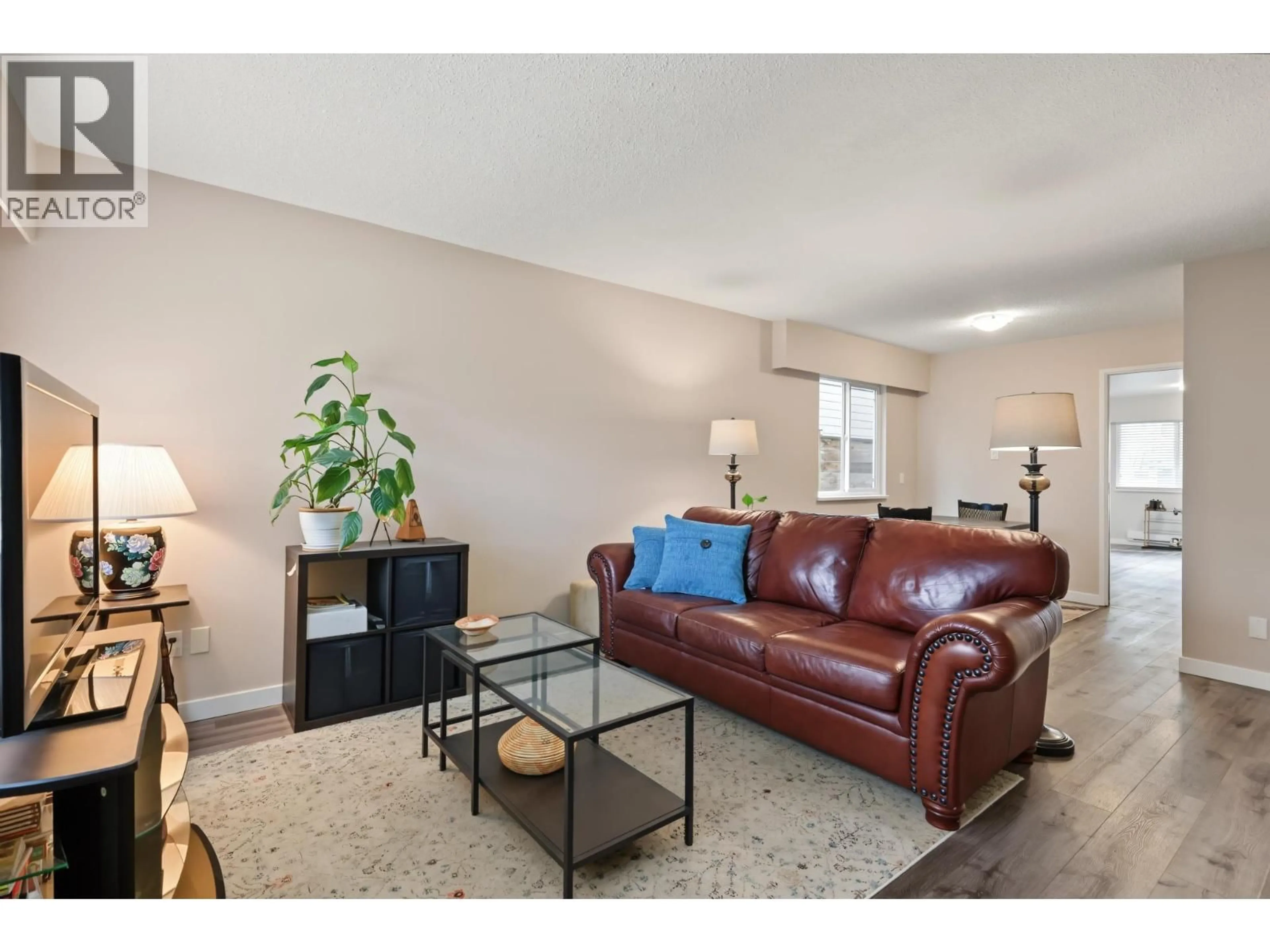 Living room with furniture, unknown for 132-134 12TH AVENUE, Vancouver British Columbia V5Y1T7