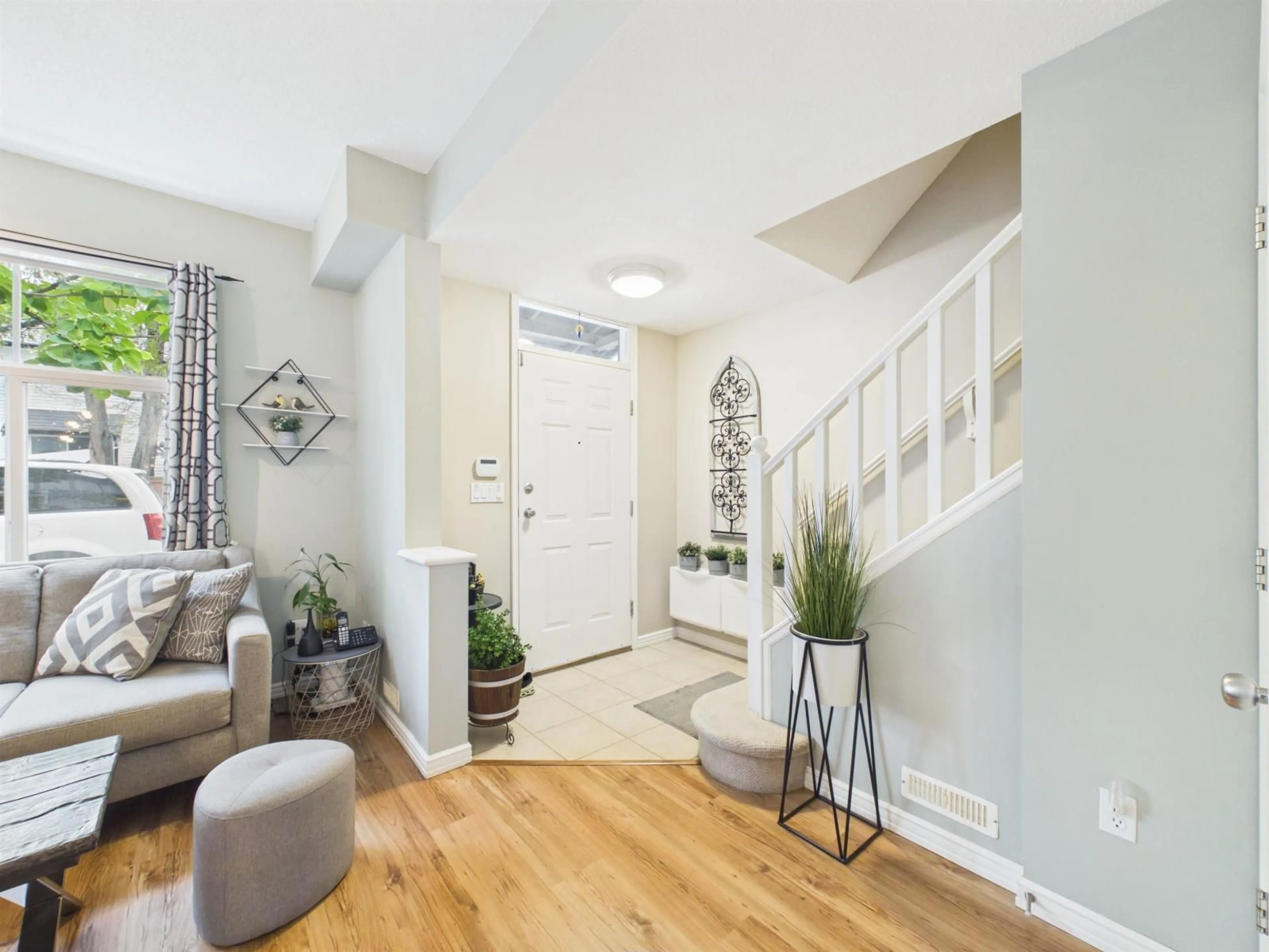 Indoor entryway for 74 - 6465 184A STREET, Surrey British Columbia V3S8X9