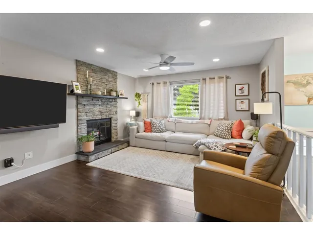 26861 33 AVENUE, Langley 5