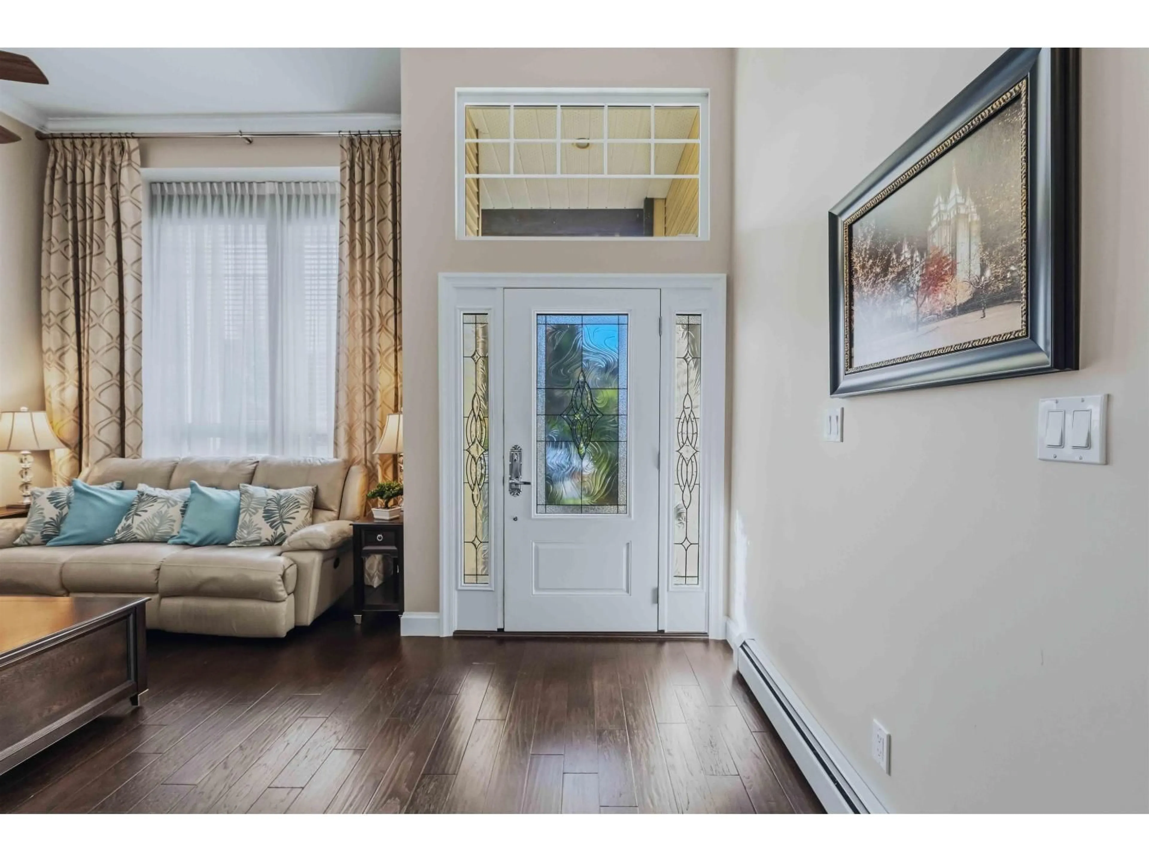 Indoor entryway for 6276 132A STREET, Surrey British Columbia V3X3S4