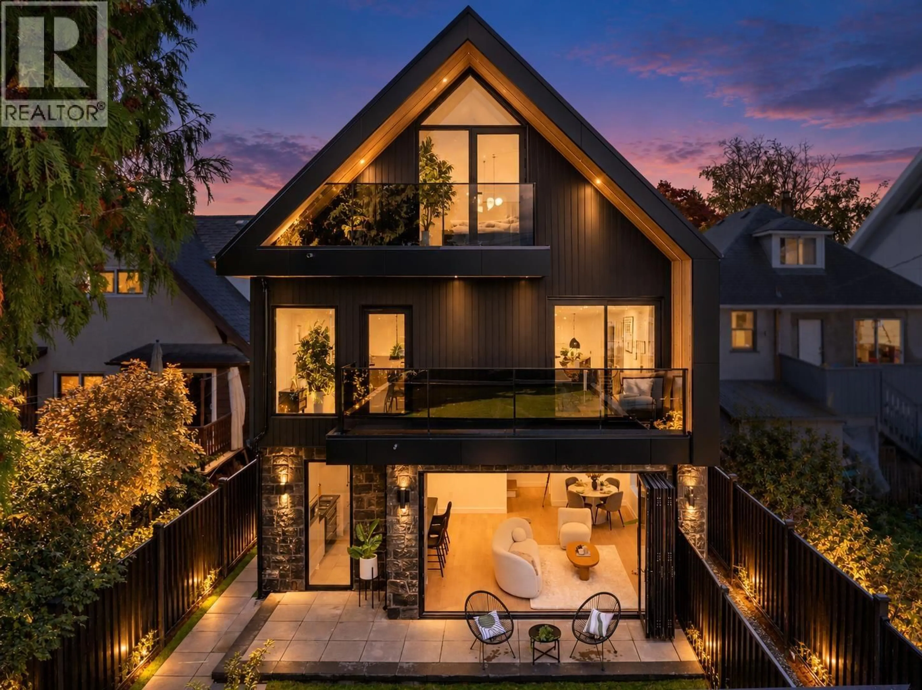 Home with brick exterior material, mountain view for 2 - 2145 NAPIER STREET, Vancouver British Columbia V5L2P1