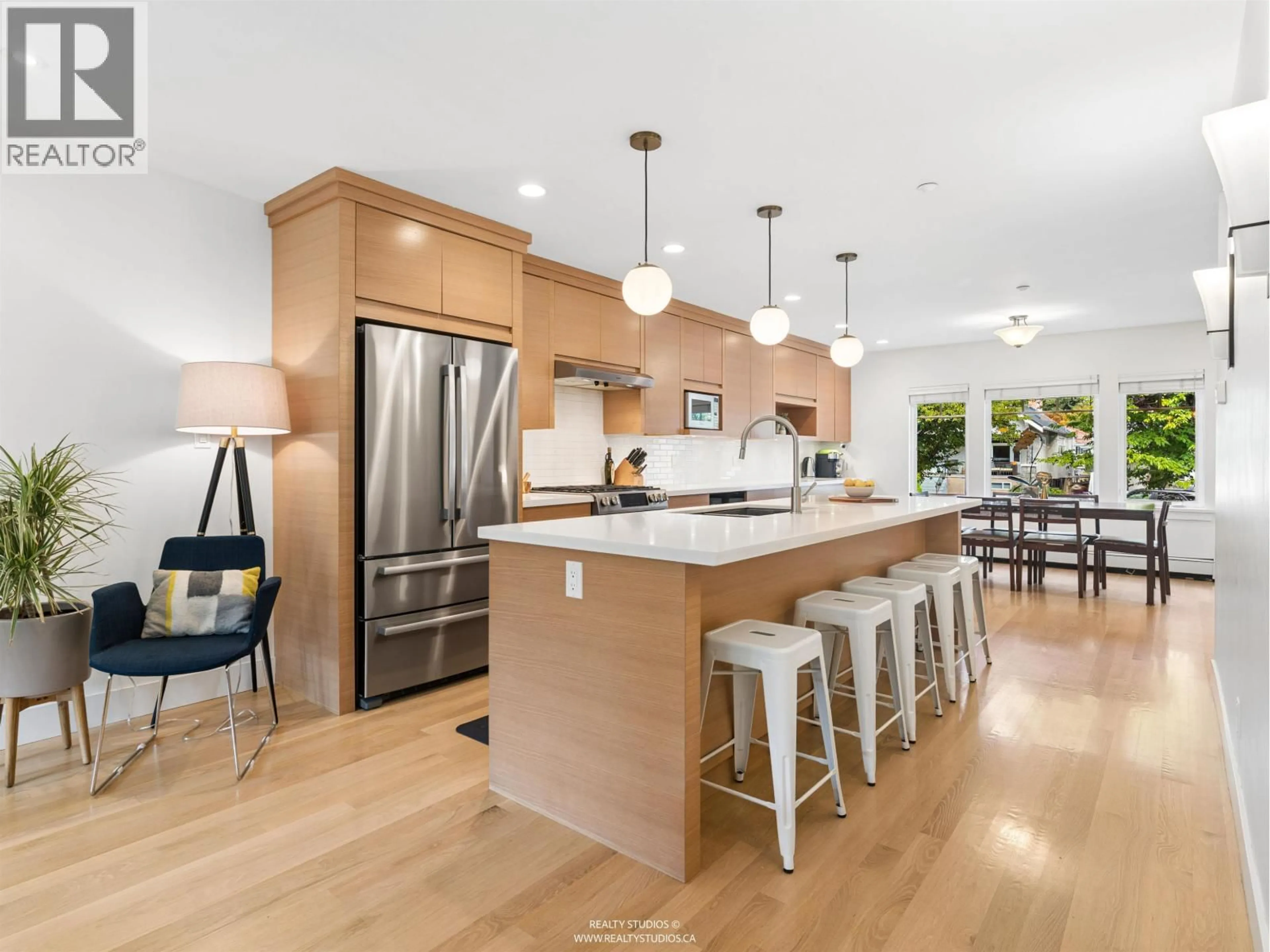 Open concept kitchen, unknown for 558 19TH AVENUE, Vancouver British Columbia V5Z1V6
