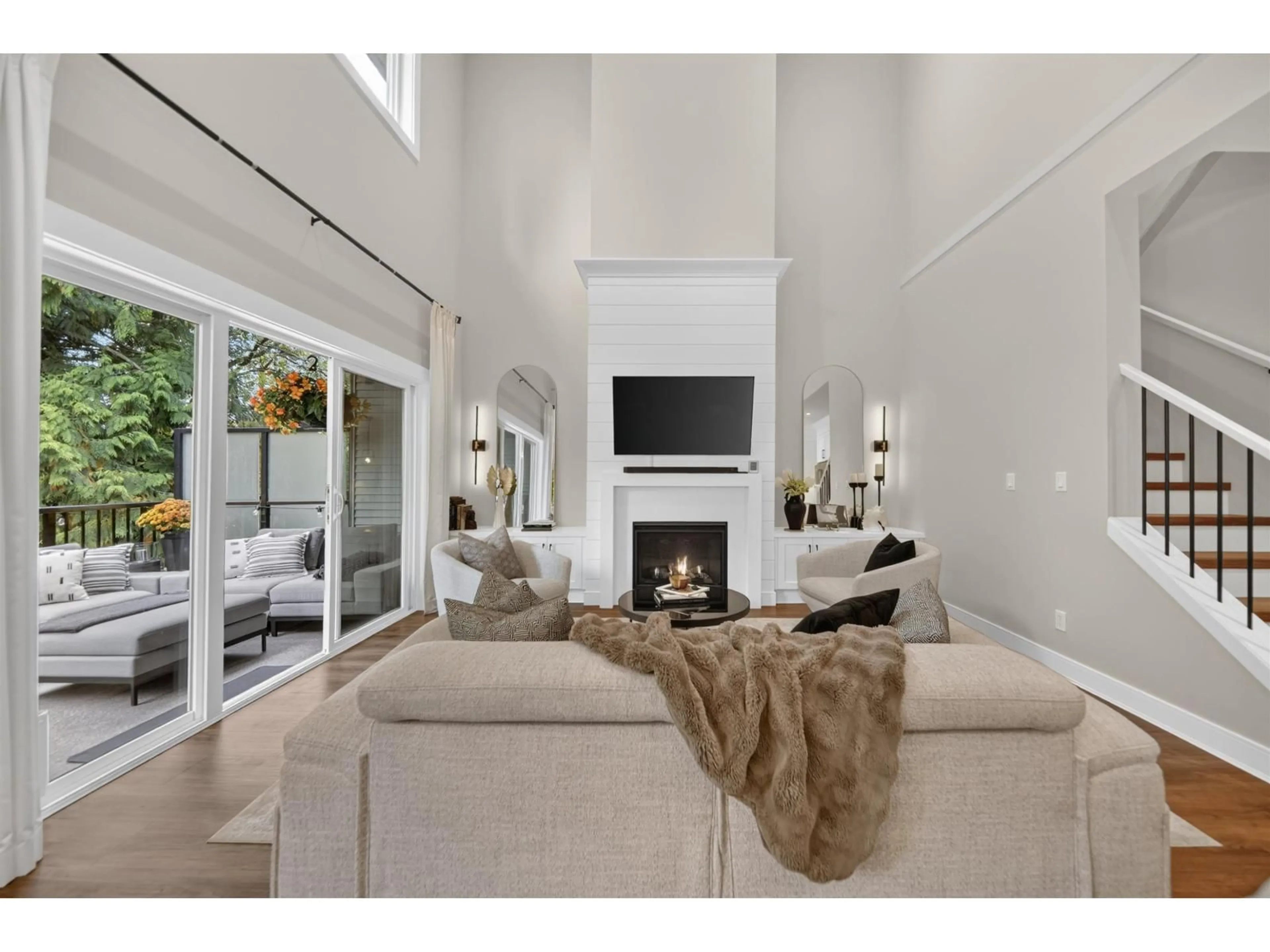 Living room with furniture, unknown for 10 - 9567 217A STREET, Langley British Columbia V1M0G5