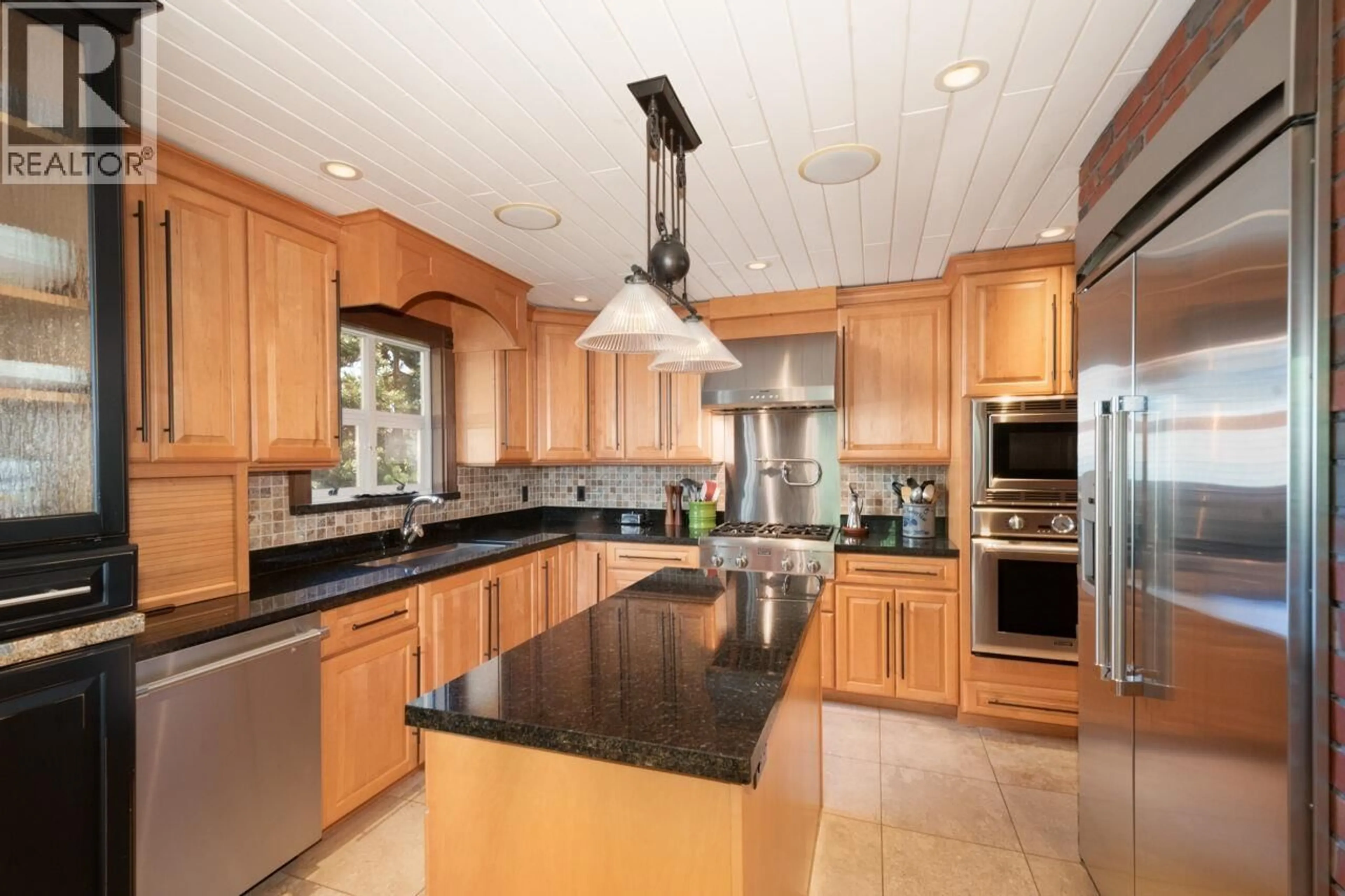 Contemporary kitchen, ceramic/tile floor for 39 - 3939 INDIAN RIVER DRIVE, North Vancouver British Columbia V7G2P6