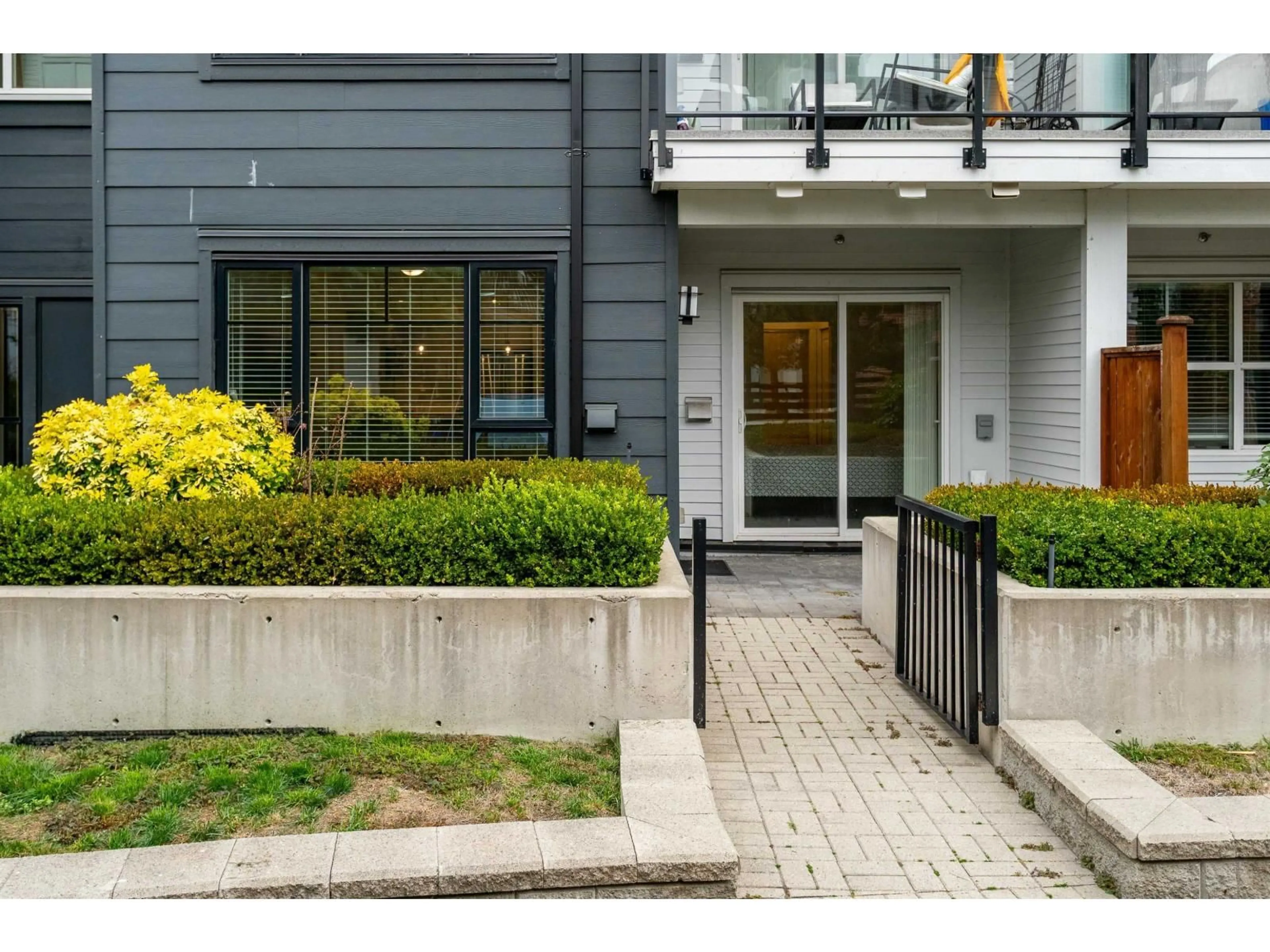 Unknown for 101 - 22136 49 AVENUE, Langley British Columbia V3A0M8