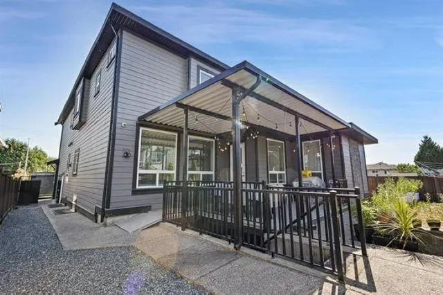 18585 56 AVENUE, Surrey 3