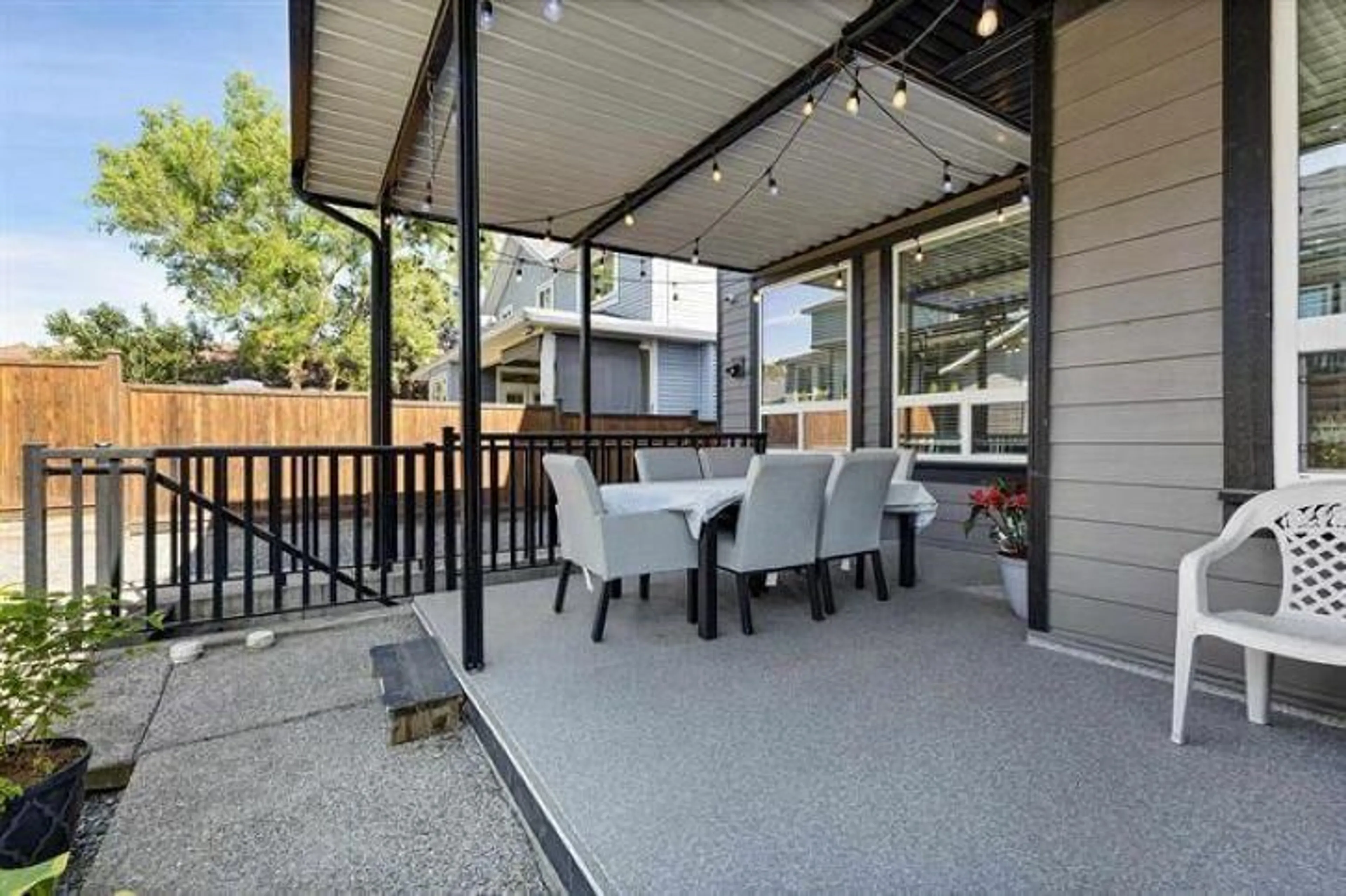 Patio, street for 18585 56 AVENUE, Surrey British Columbia V3S9E5