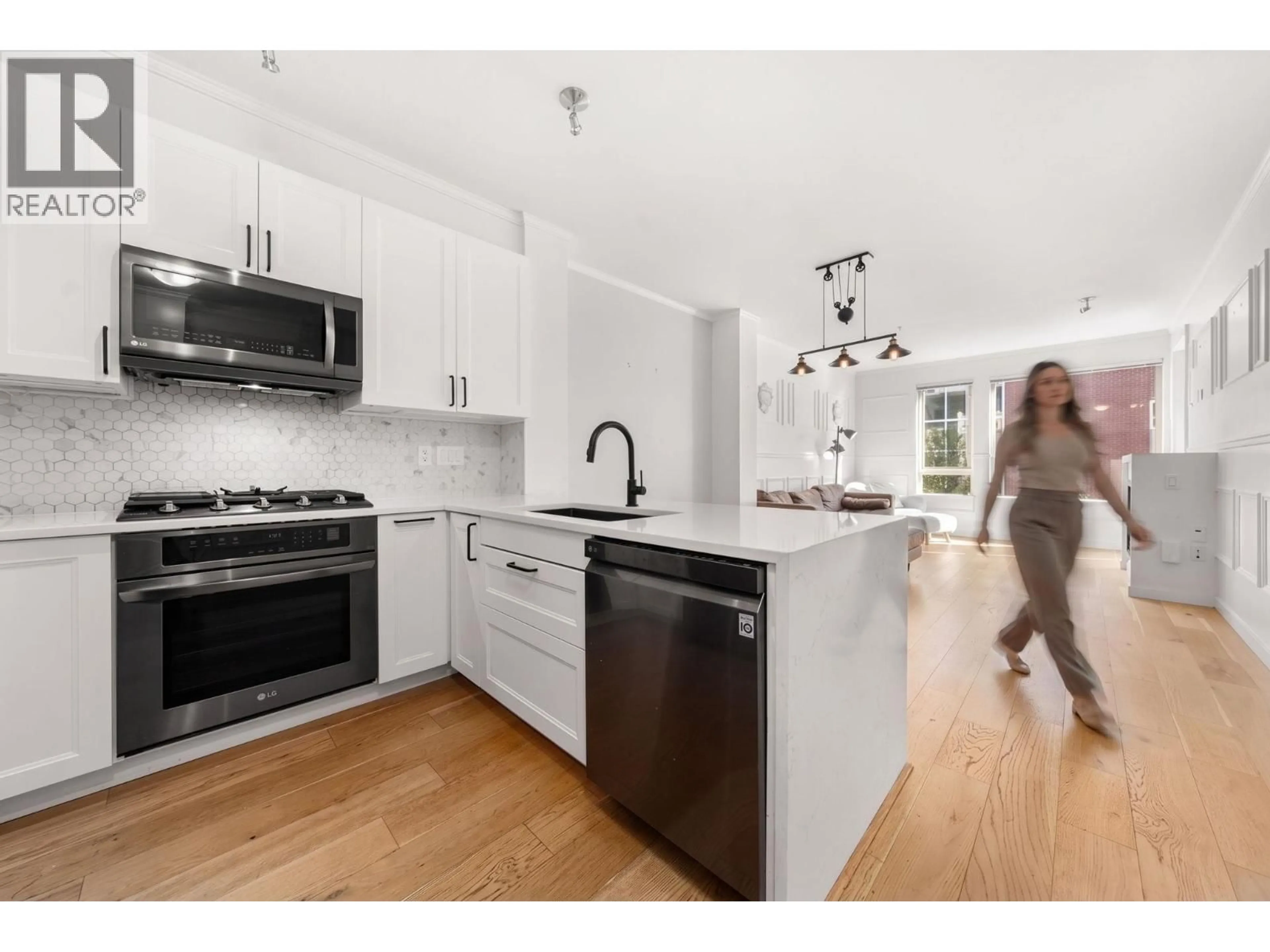 Open concept kitchen, unknown for 417 - 119 22ND STREET, North Vancouver British Columbia V7M0B4