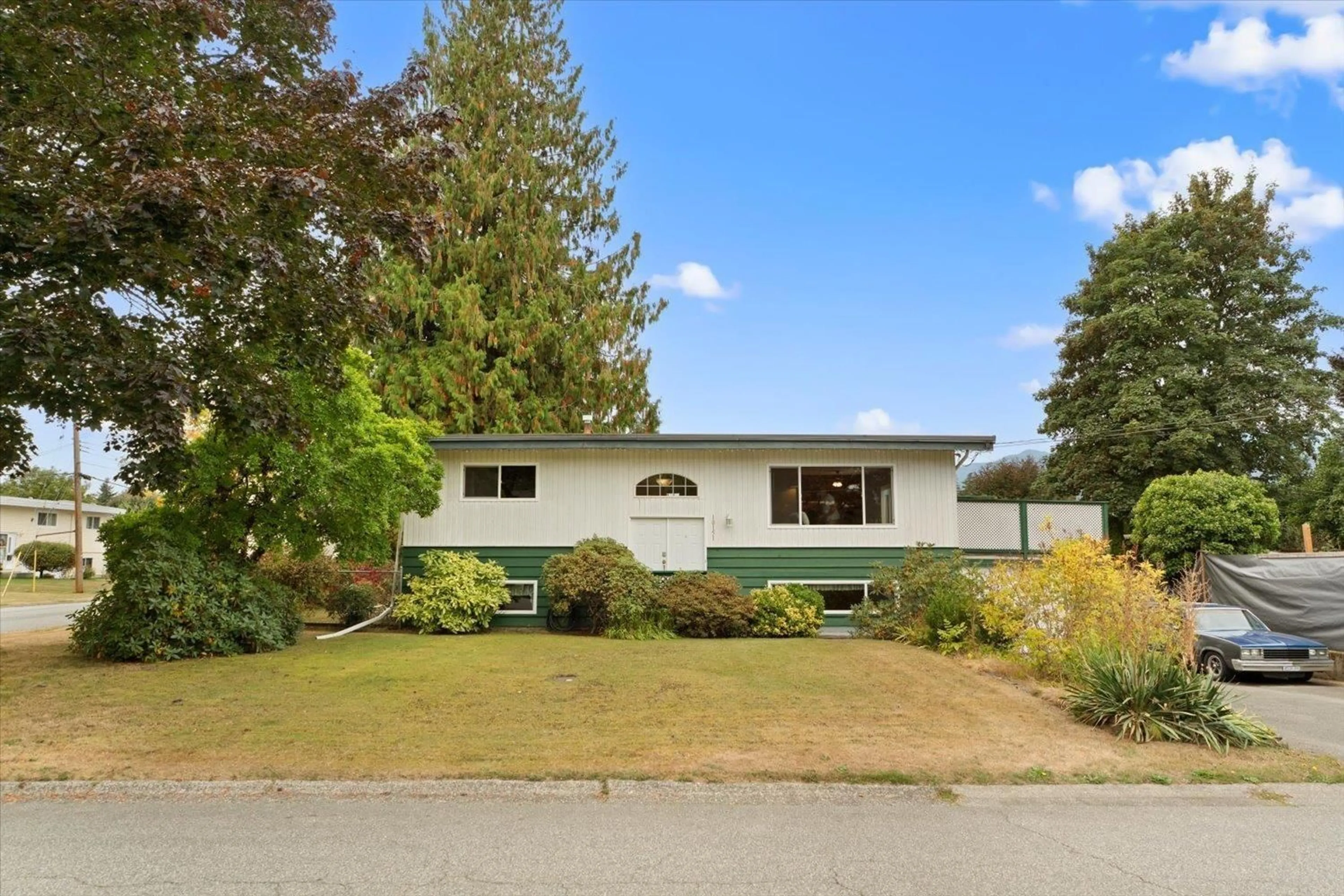 Home with vinyl exterior material, street for 10151 WEDGEWOOD DRIVE, Chilliwack British Columbia V2P6C1