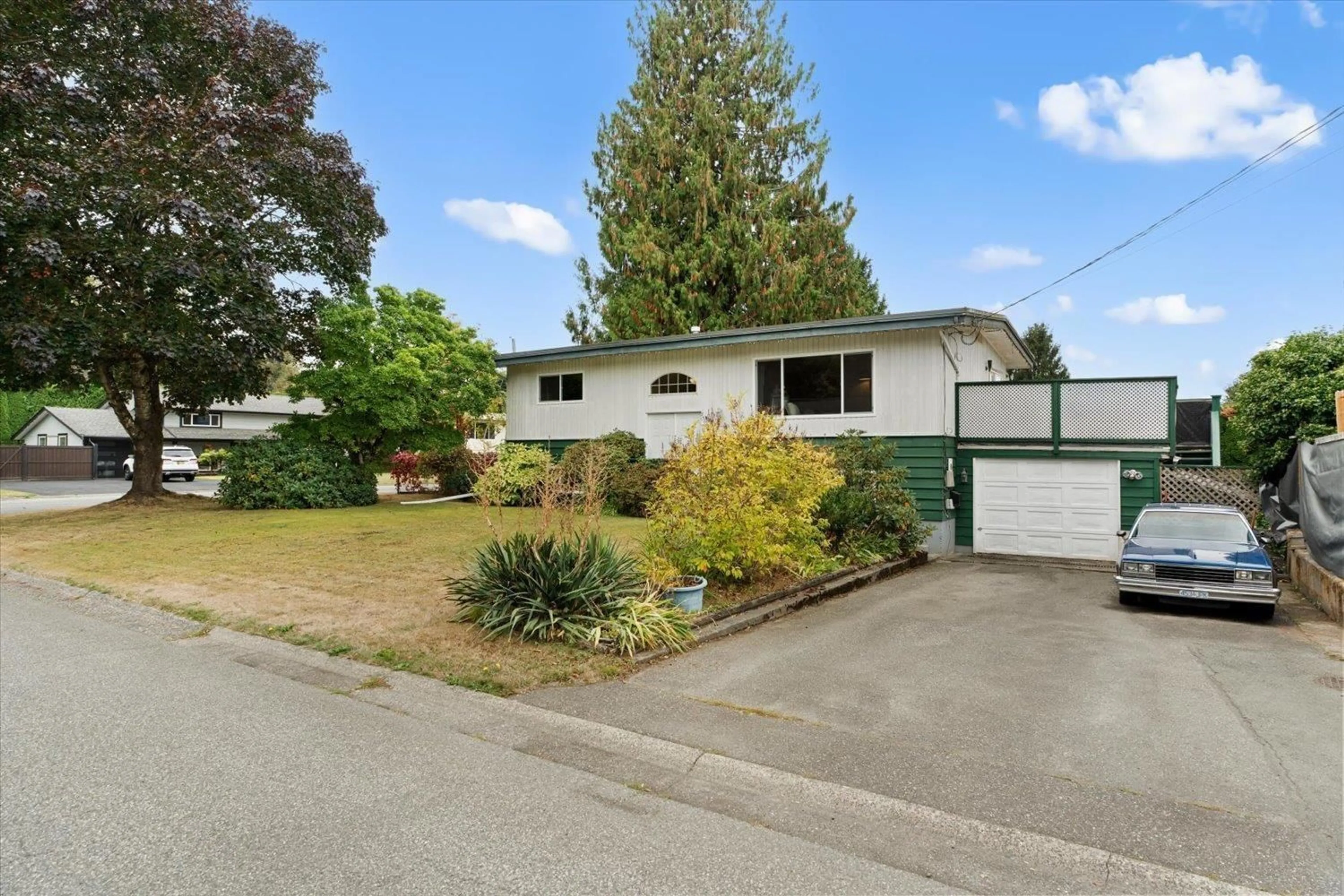 Home with vinyl exterior material, street for 10151 WEDGEWOOD DRIVE, Chilliwack British Columbia V2P6C1