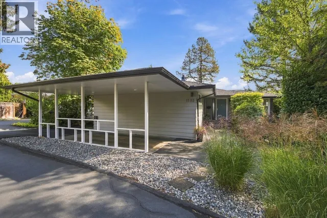 1103 CLOVERLEY STREET, North Vancouver 3