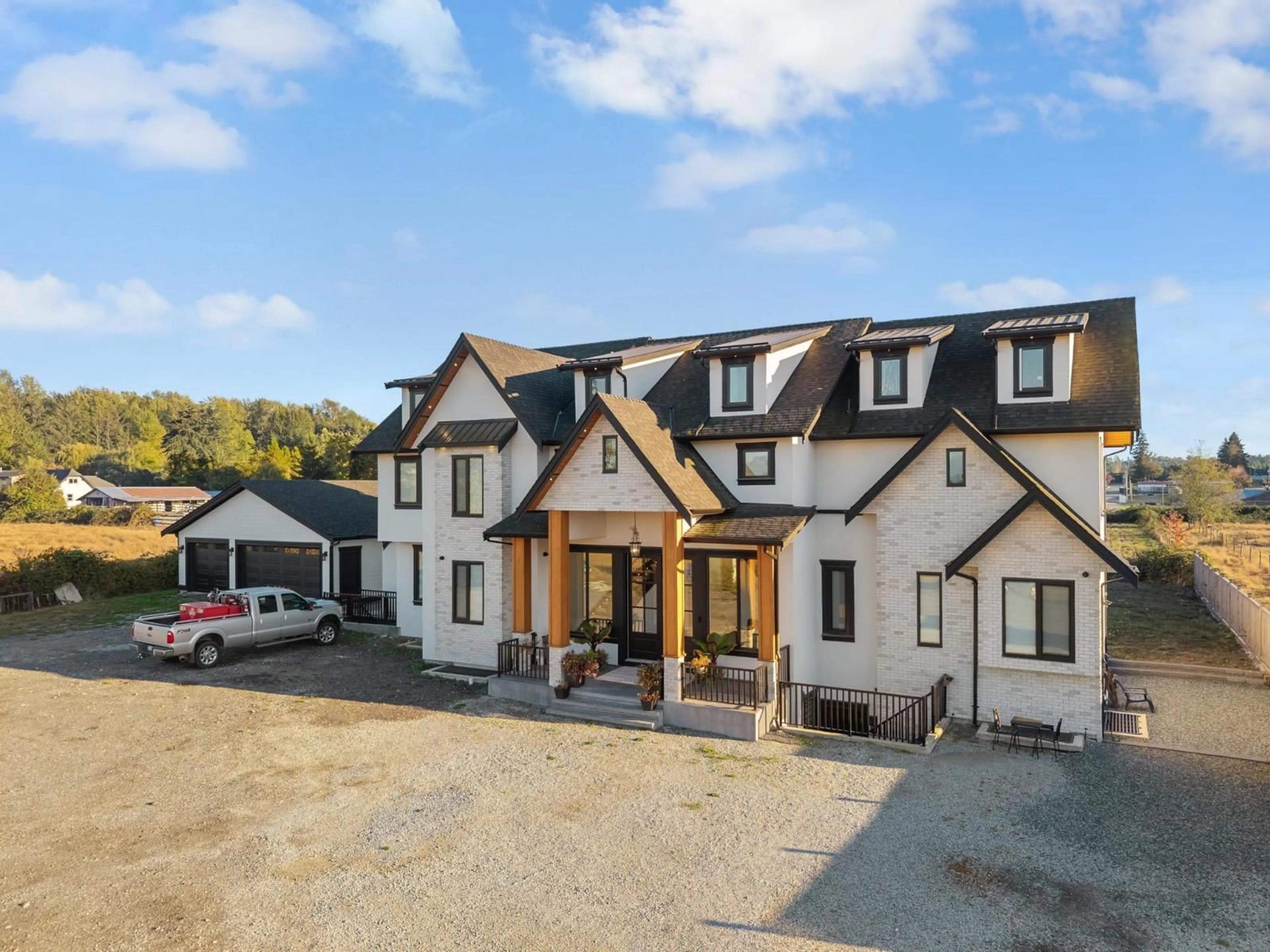A pic from outside/outdoor area/front of a property/back of a property/a pic from drone, unknown for 19890 16 AVENUE, Langley British Columbia V2Z1K1