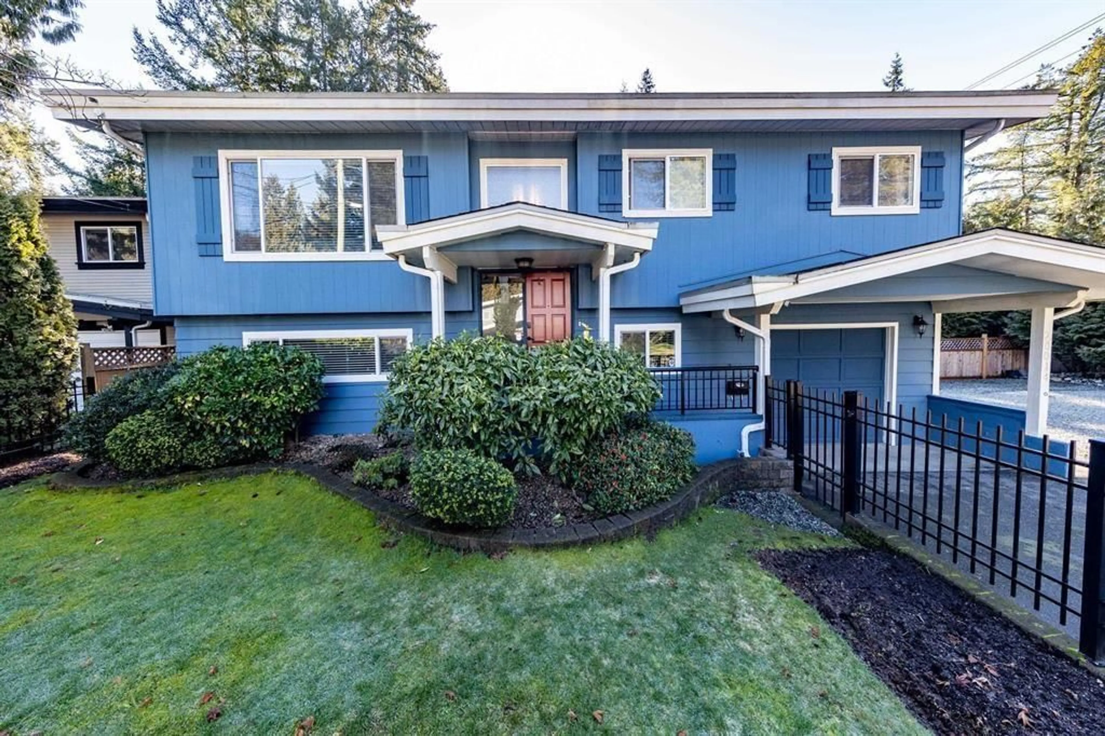 Home with vinyl exterior material, street for 20014 38 AVENUE, Langley British Columbia V3A5X7