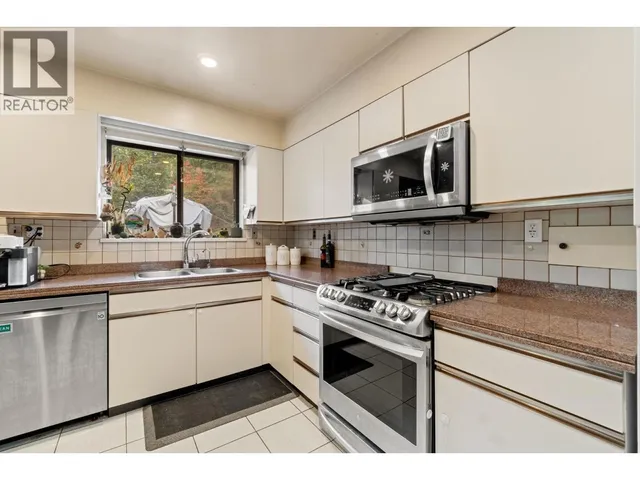3278 COY AVENUE, Coquitlam 2