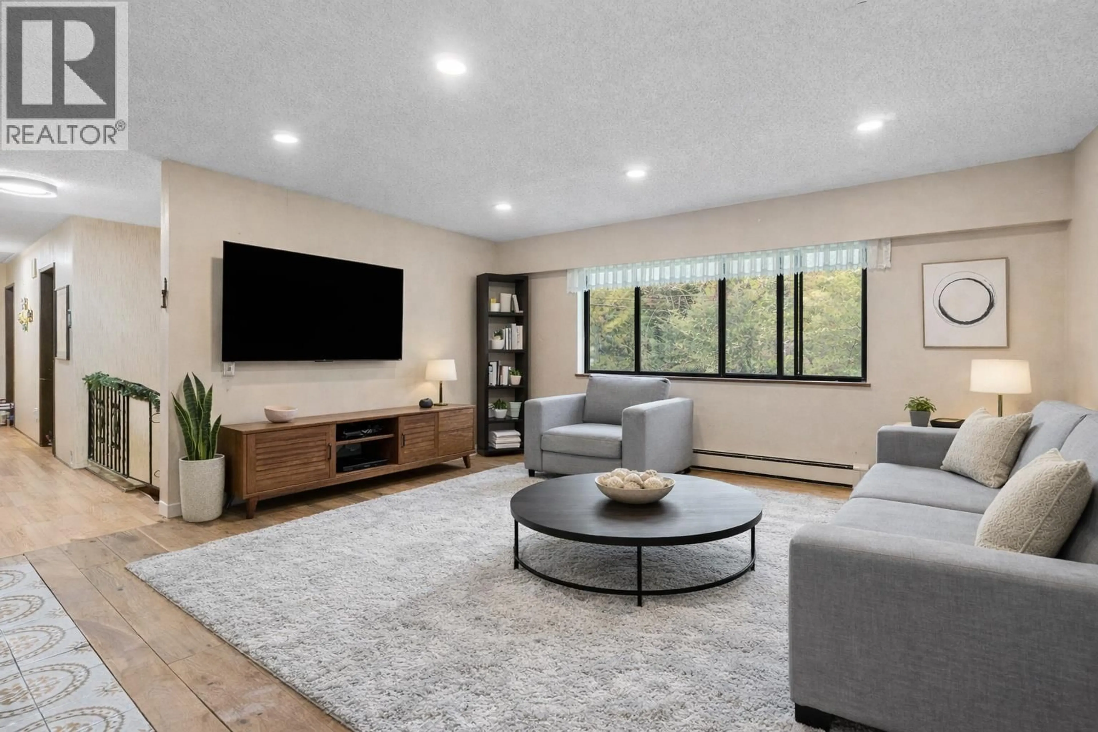 Living room with furniture, unknown for 3278 COY AVENUE, Coquitlam British Columbia V3E3H3