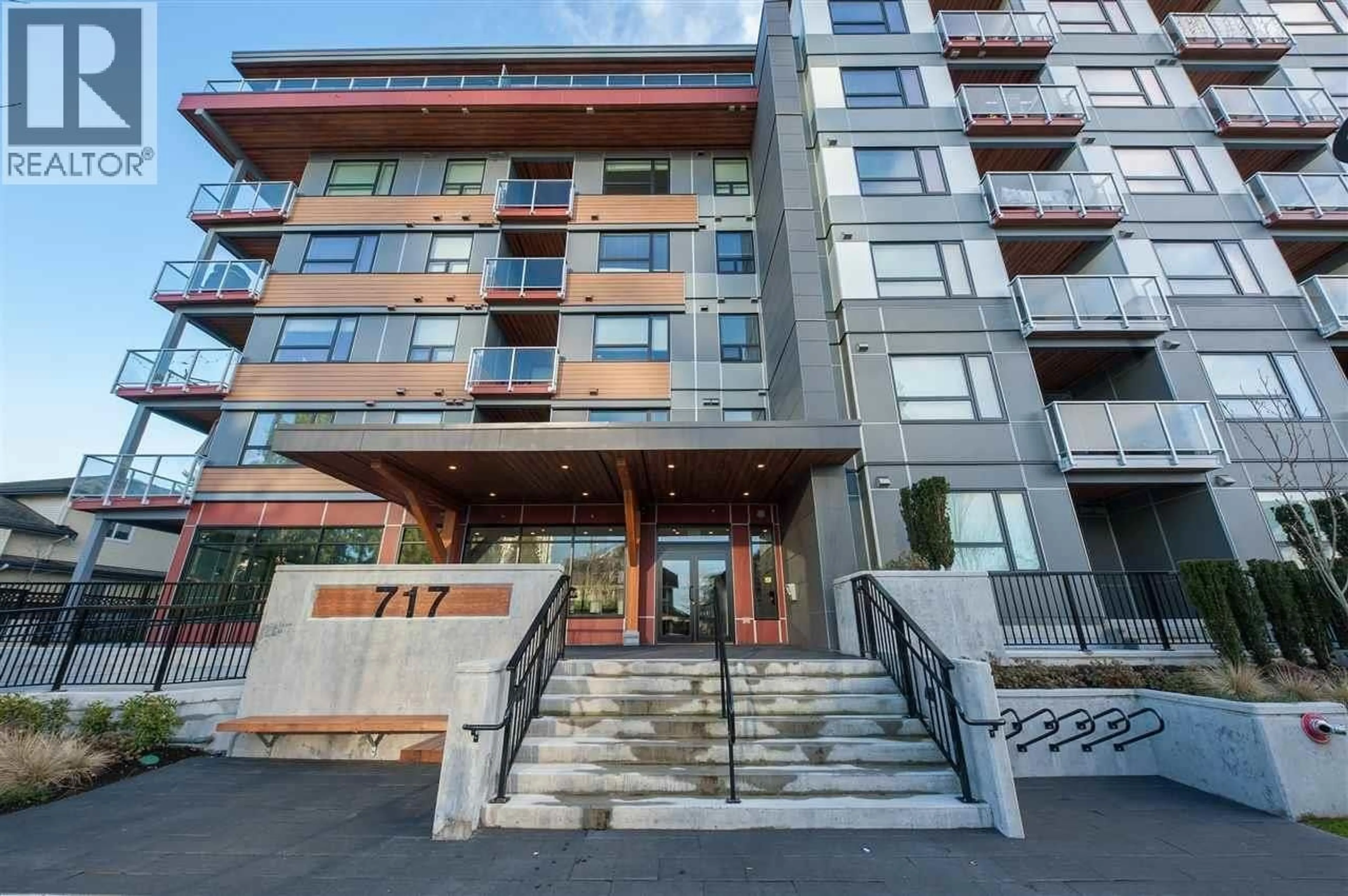 Indoor foyer for 603 - 717 BRESLAY STREET, Coquitlam British Columbia V3J0J3