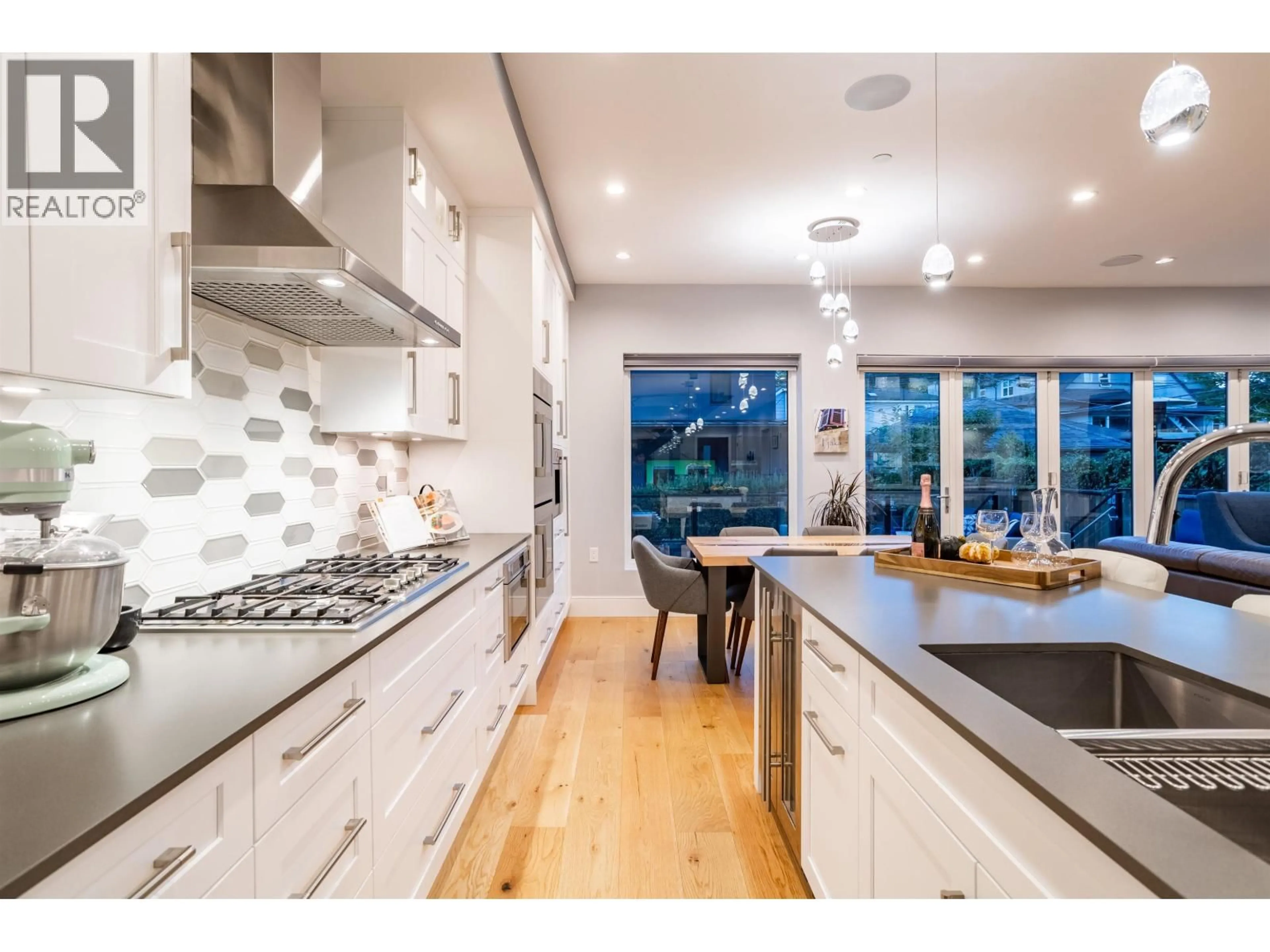 Contemporary kitchen, unknown for 426 W 17TH AVENUE, Vancouver British Columbia V5Y2A2