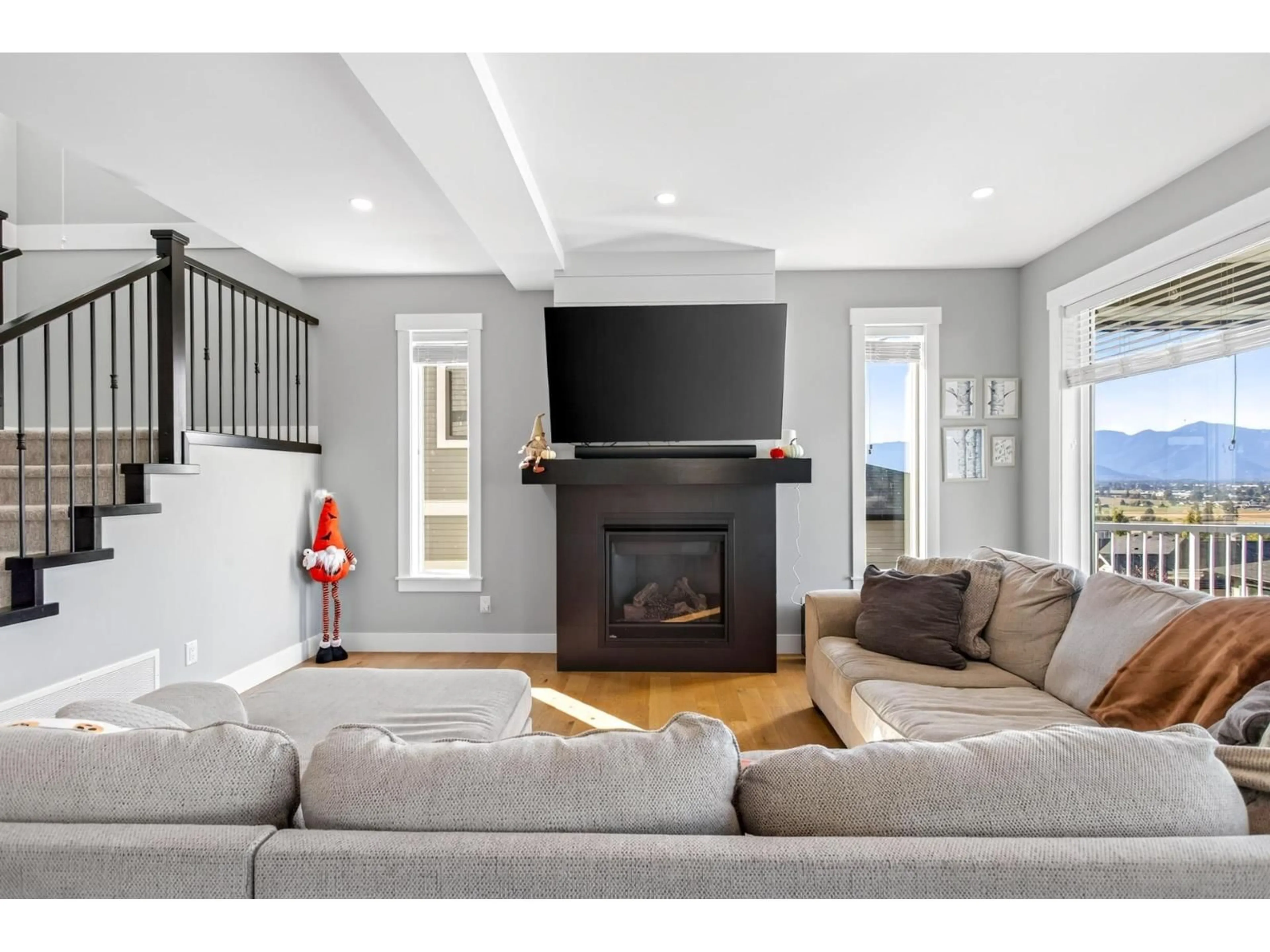 Living room with furniture, unknown for 51067 COLERAINE AVENUE, Chilliwack British Columbia V4Z0C1