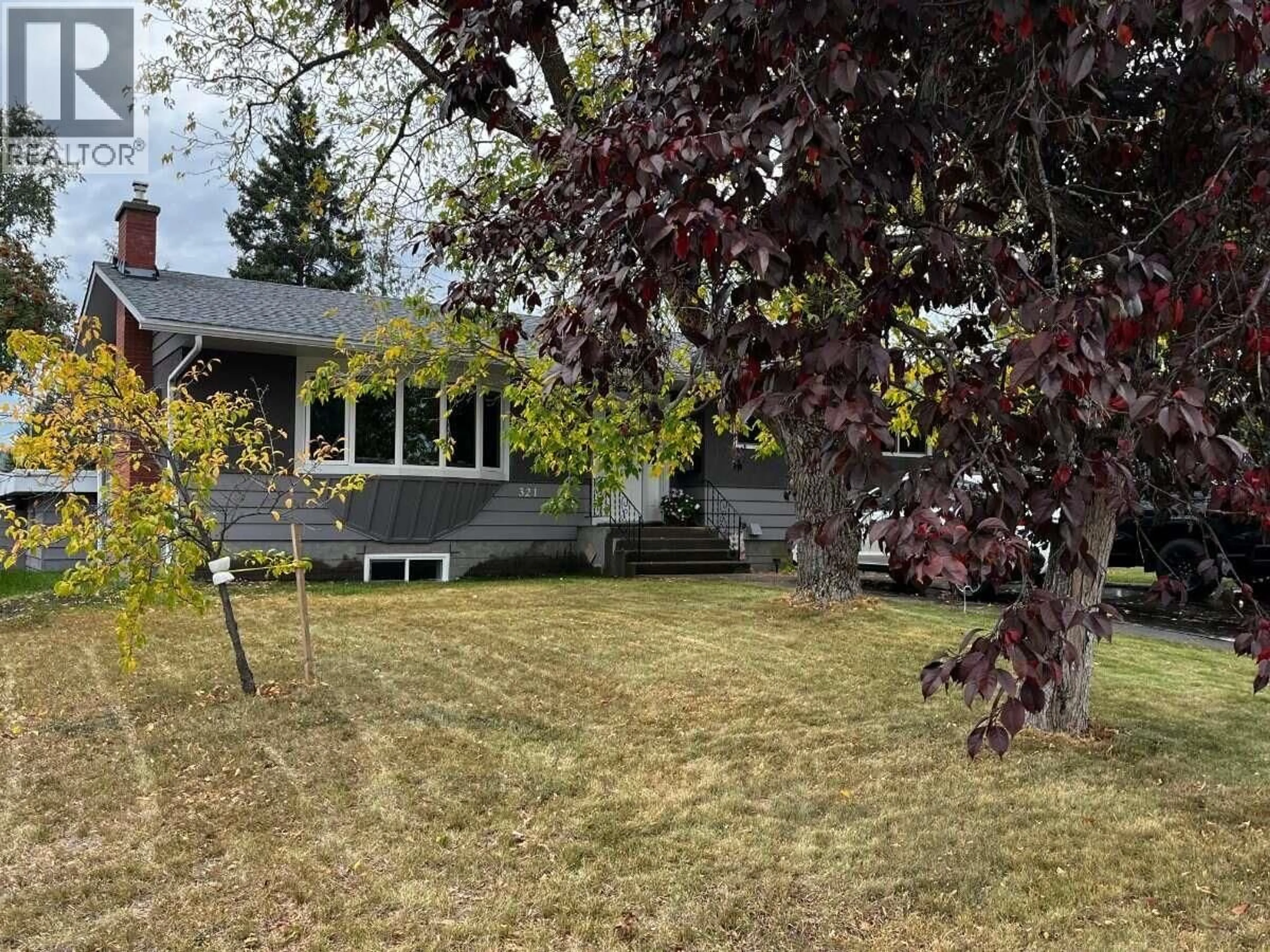 A pic from outside/outdoor area/front of a property/back of a property/a pic from drone, unknown for 321 OGILVIE STREET, Prince George British Columbia V2M3H7