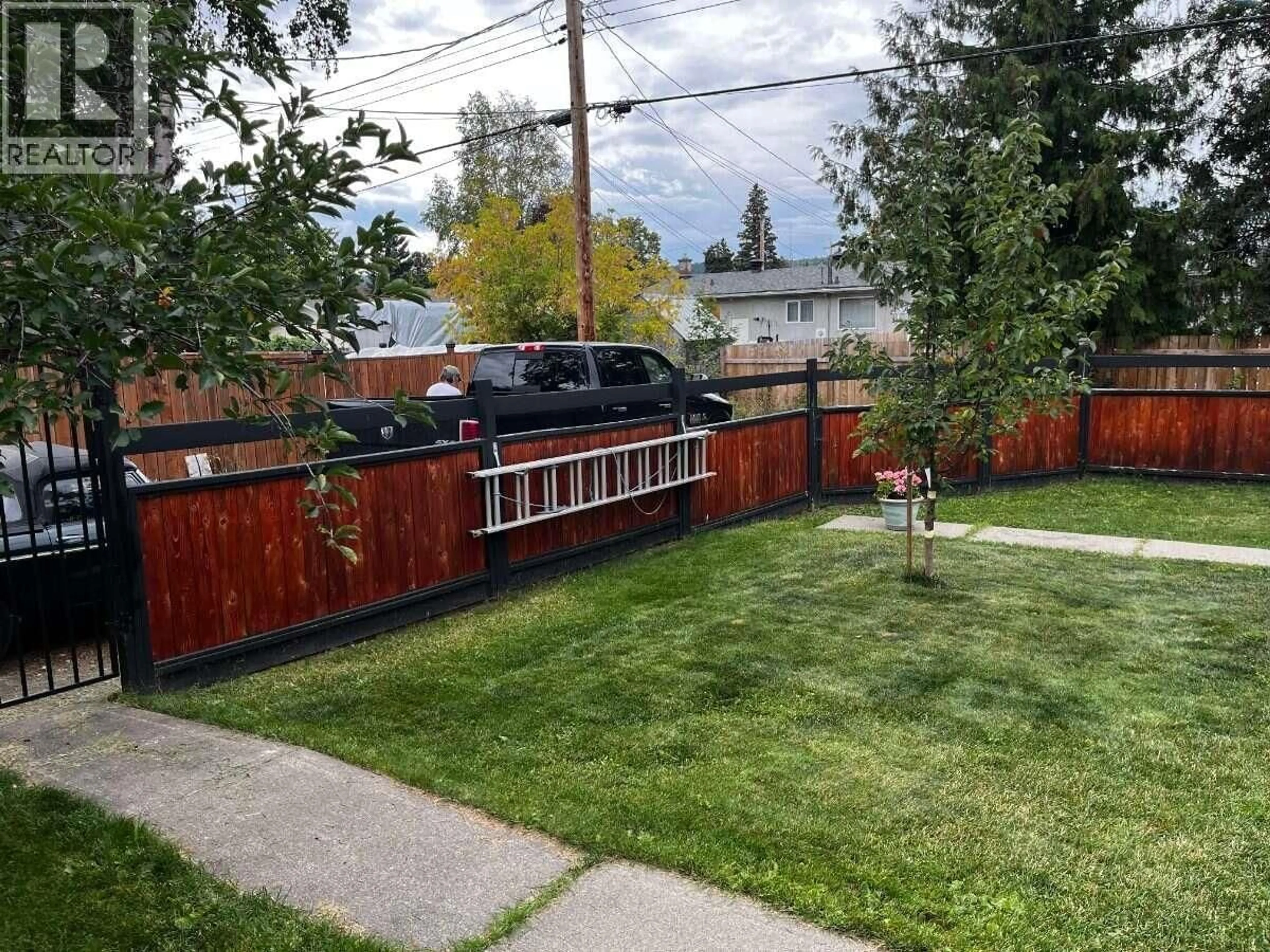 Patio, street for 321 OGILVIE STREET, Prince George British Columbia V2M3H7