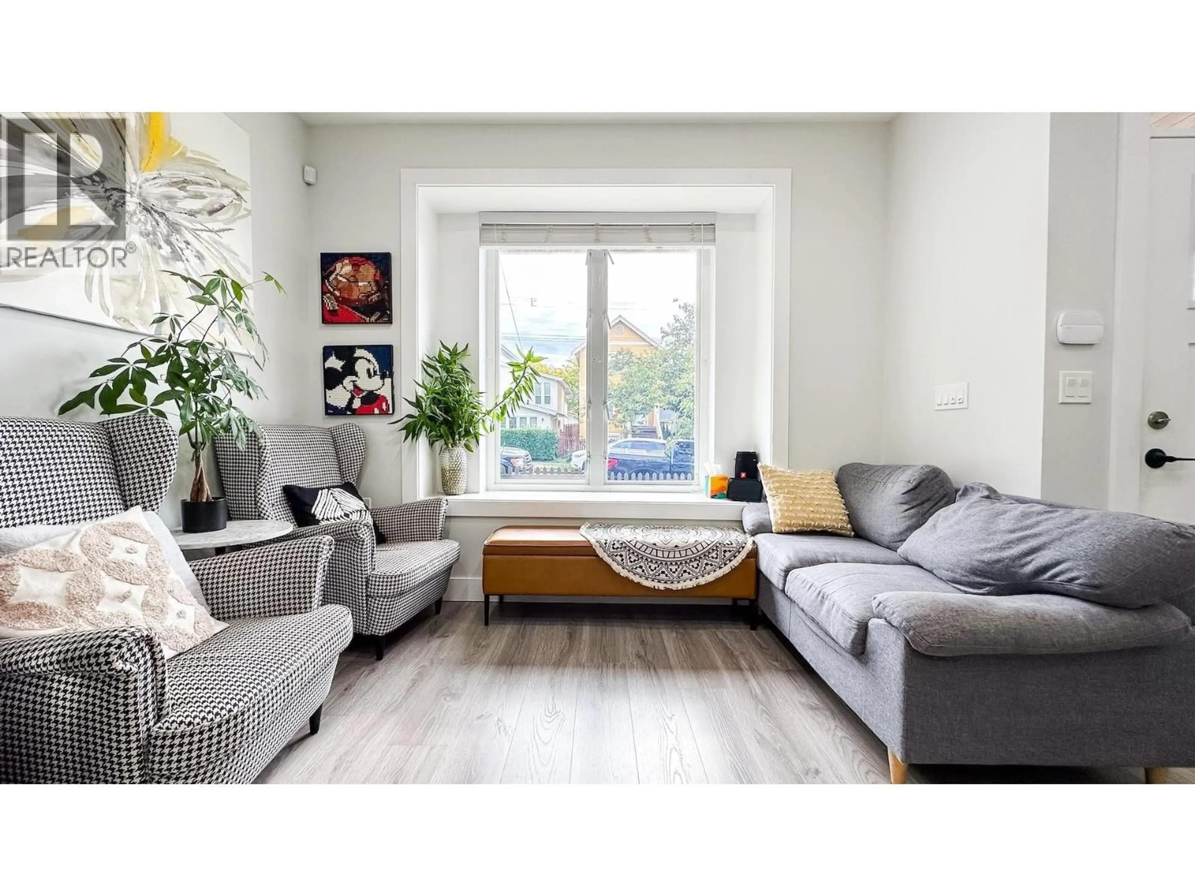 Living room with furniture, unknown for 4985 MOSS STREET, Vancouver British Columbia V5R3T5