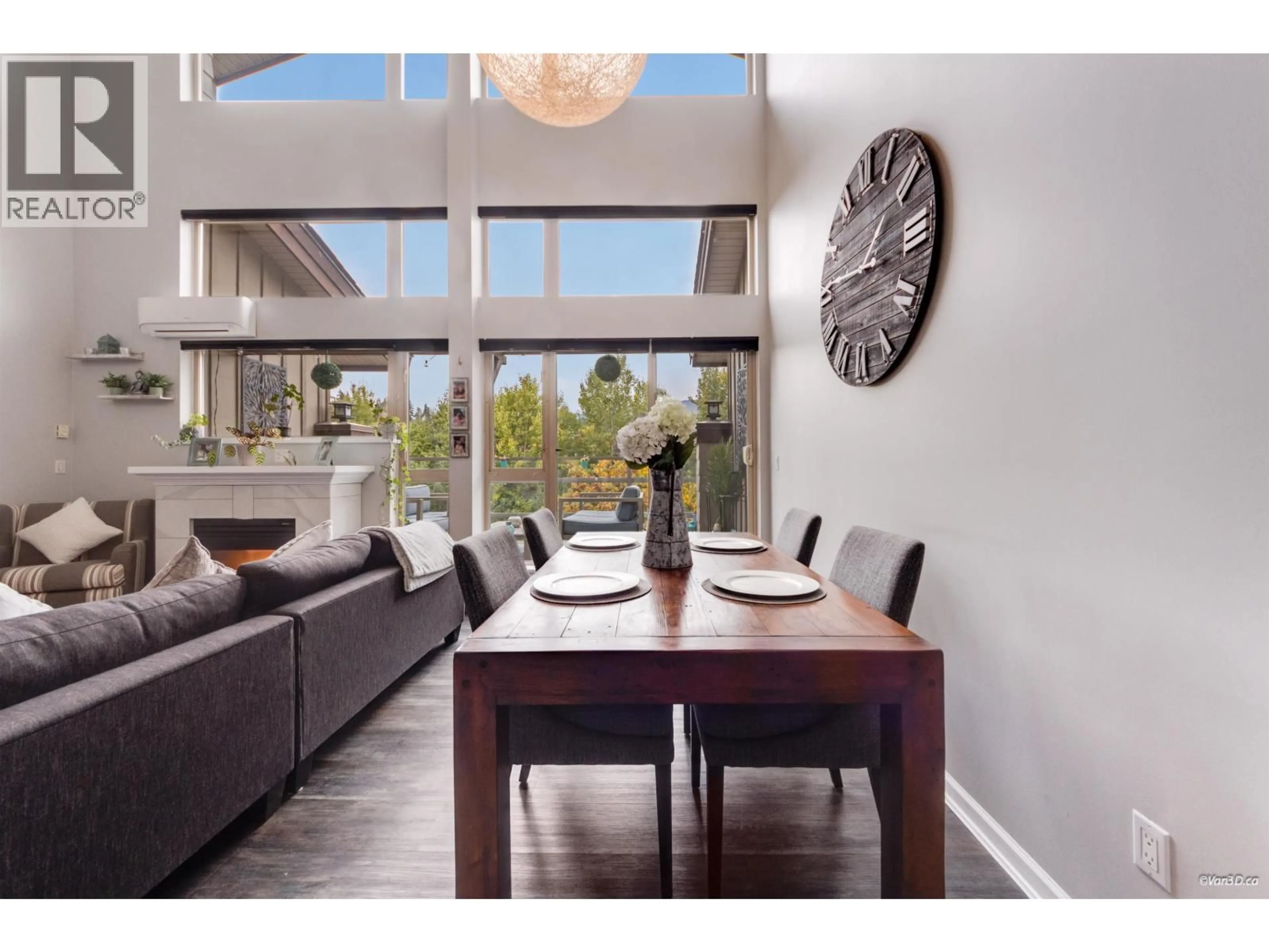 Dining room, wood/laminate floor for 510 - 580 RAVEN WOODS DRIVE, North Vancouver British Columbia V7G2T2
