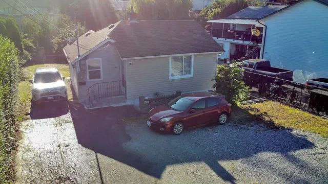 7697 CEDAR STREET, Mission