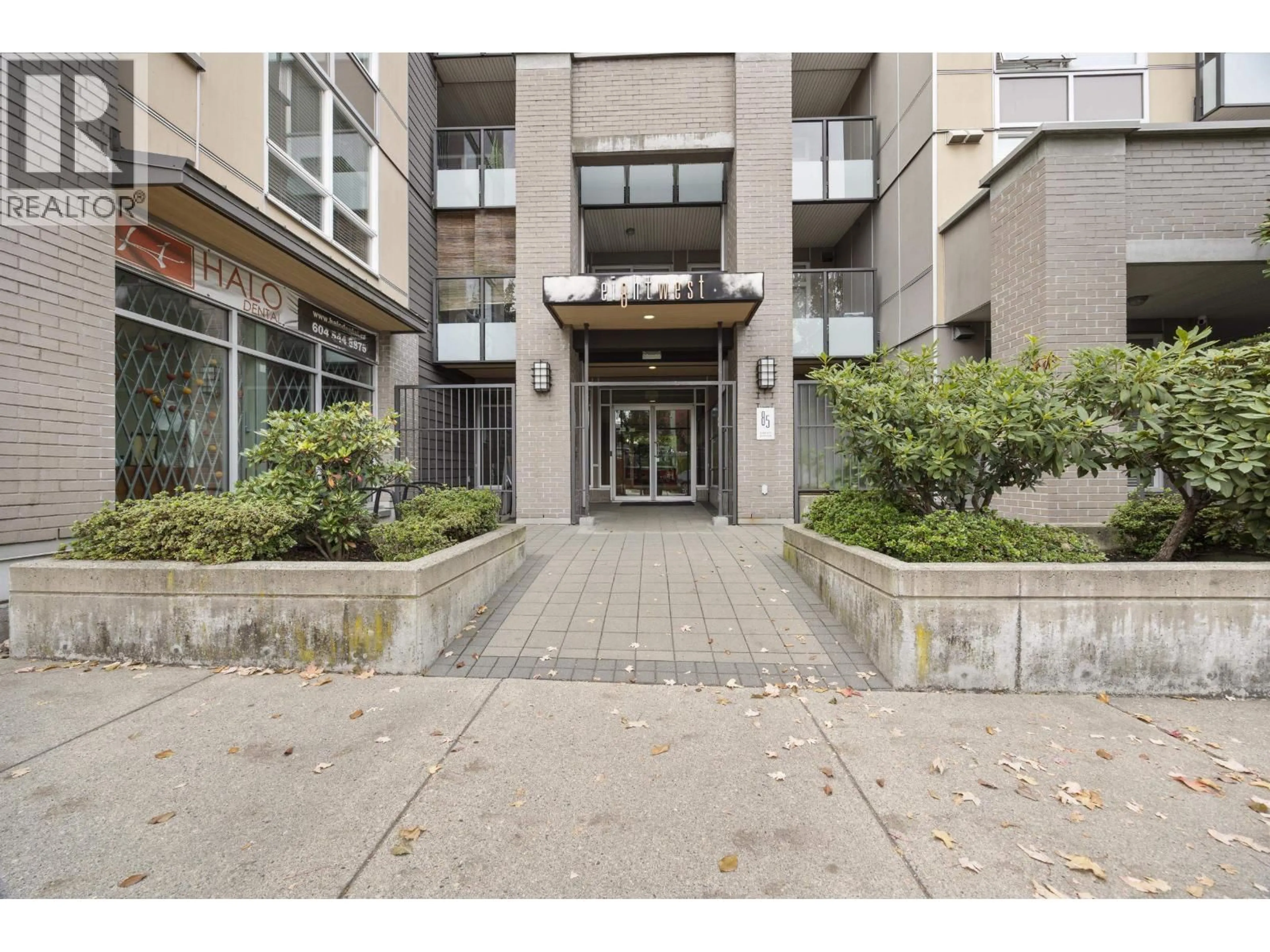 Indoor foyer for 319 - 85 EIGHTH AVENUE, New Westminster British Columbia V3L0E9