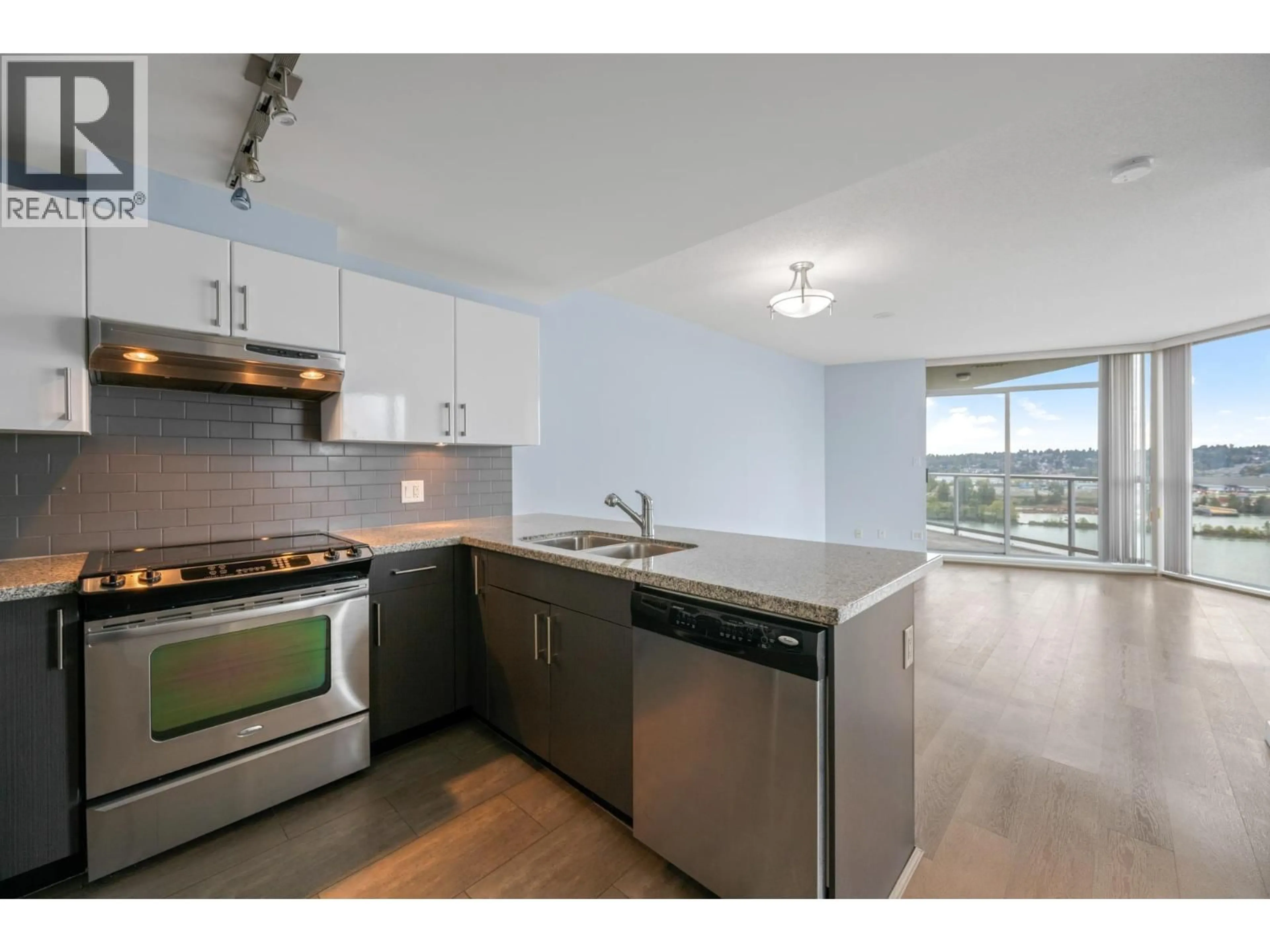 Standard kitchen, unknown for 1809 - 14 BEGBIE STREET, New Westminster British Columbia V3M0C4