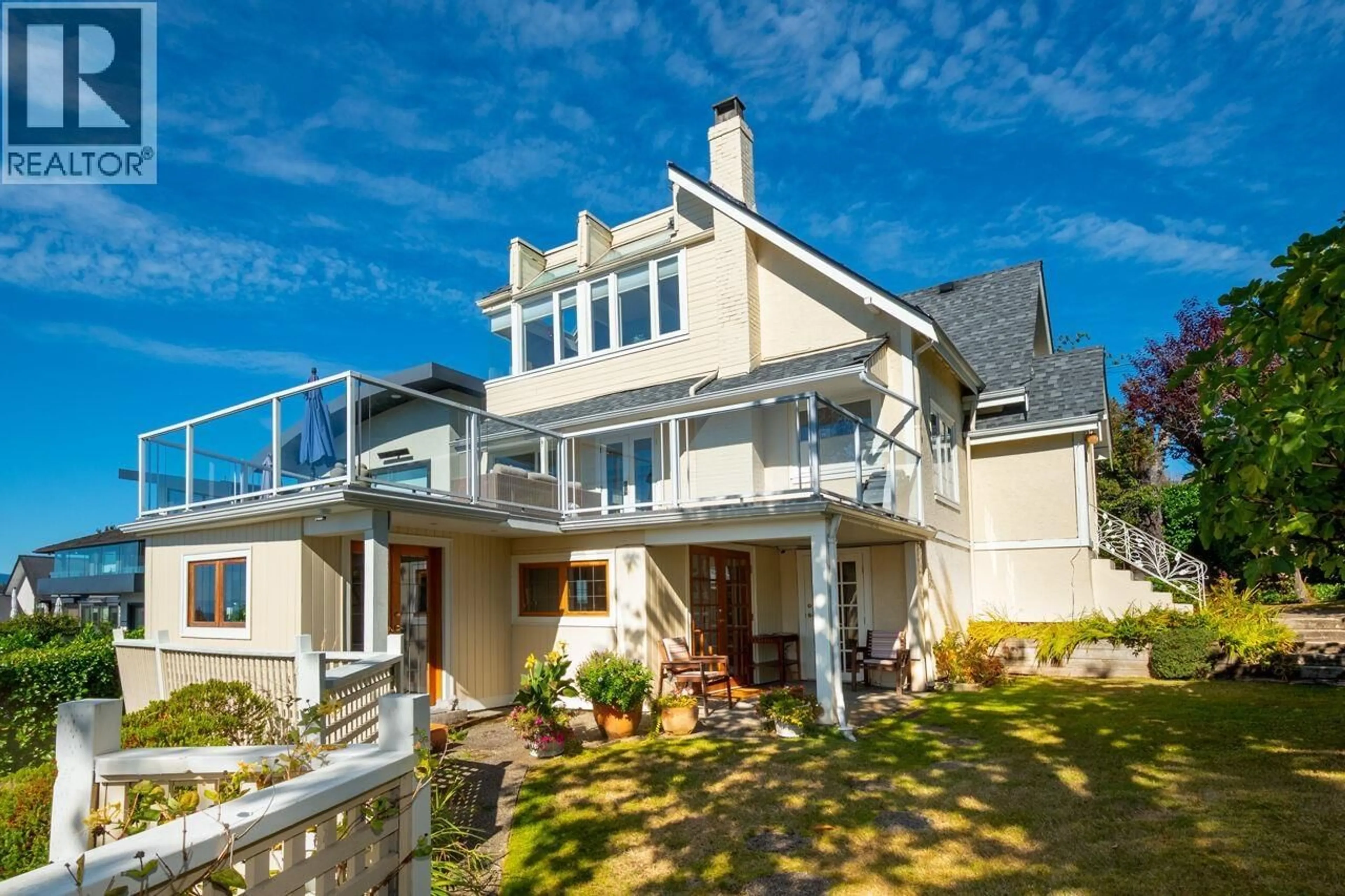 Home with vinyl exterior material, unknown for 1104 ESQUIMALT AVENUE, West Vancouver British Columbia V7T1K1