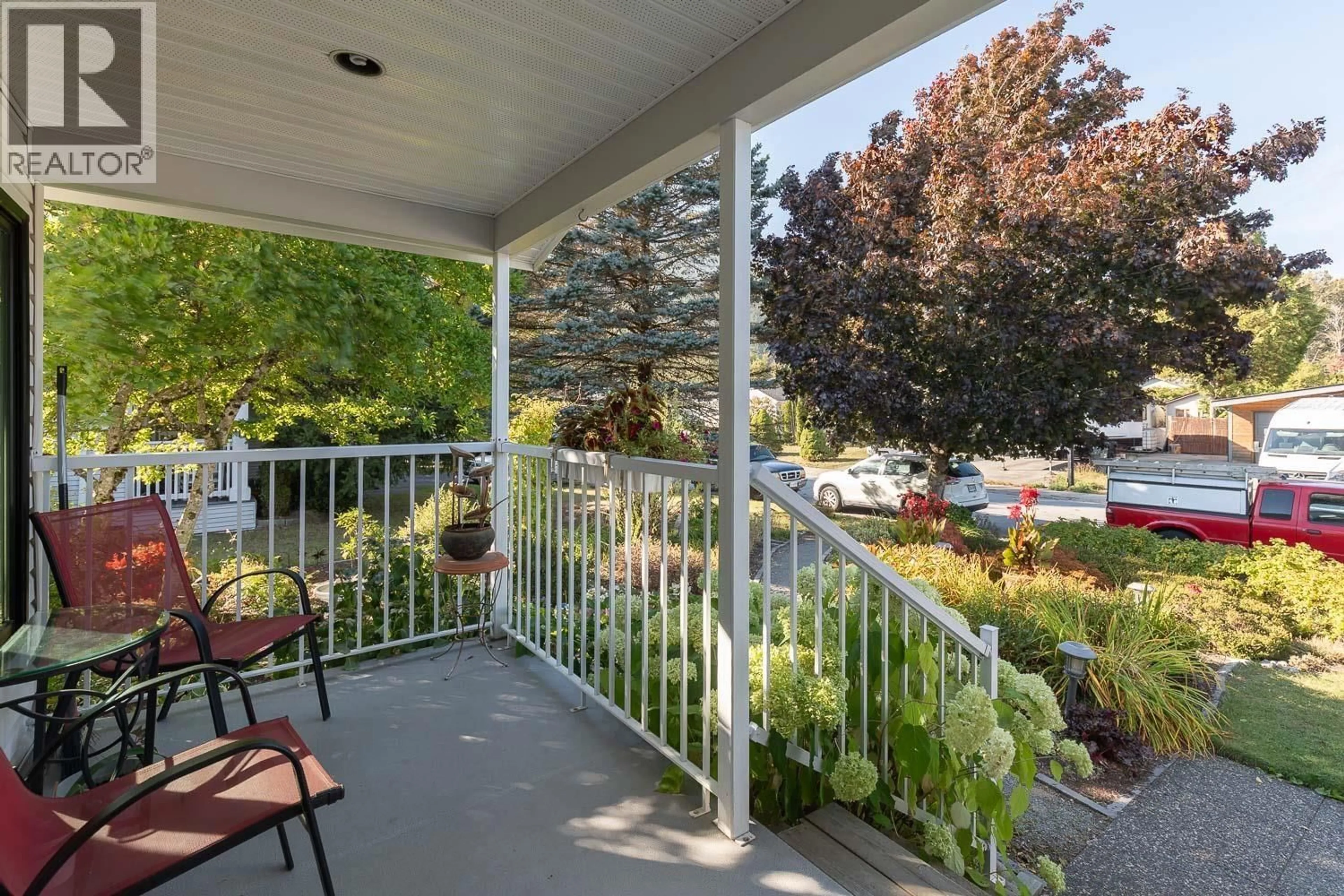 Patio, street for 1008 EDGEWATER CRESCENT, Squamish British Columbia V6B0B2