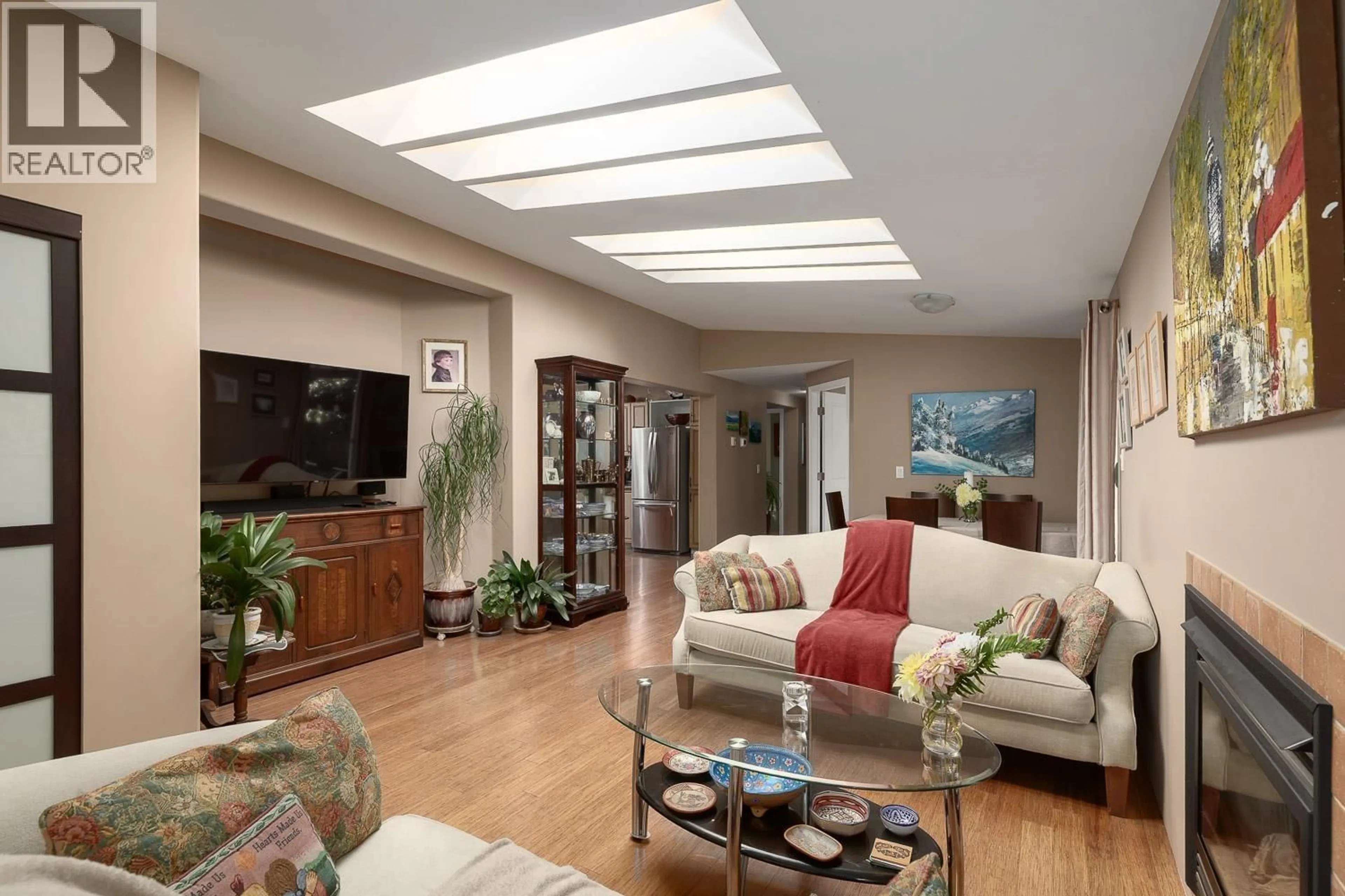 Living room with furniture, unknown for 1008 EDGEWATER CRESCENT, Squamish British Columbia V6B0B2