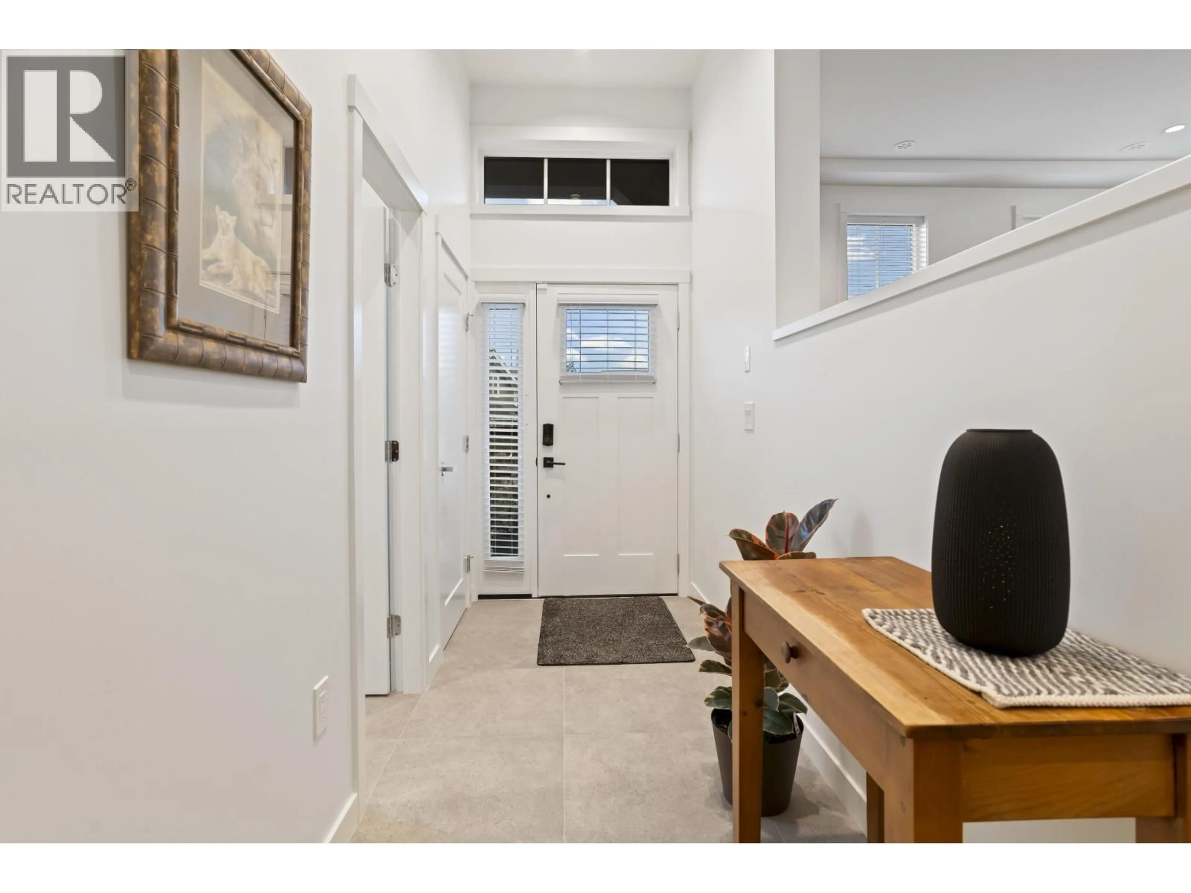 Indoor entryway for 26 - 6429 MARKET AVENUE, Delta British Columbia V4L0A8