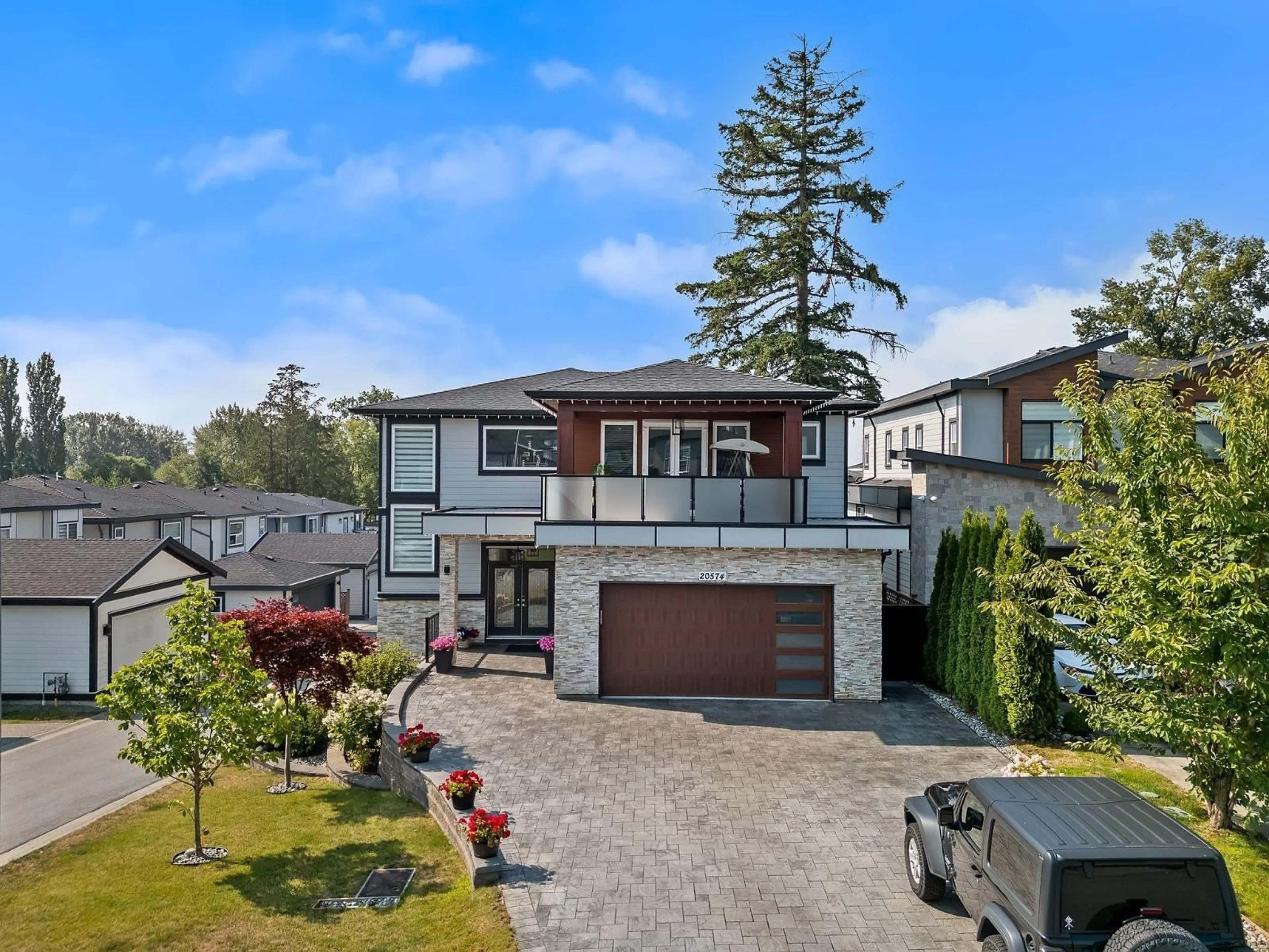 A pic from outside/outdoor area/front of a property/back of a property/a pic from drone, street for 20574 71 AVENUE, Langley British Columbia V2Y3J9