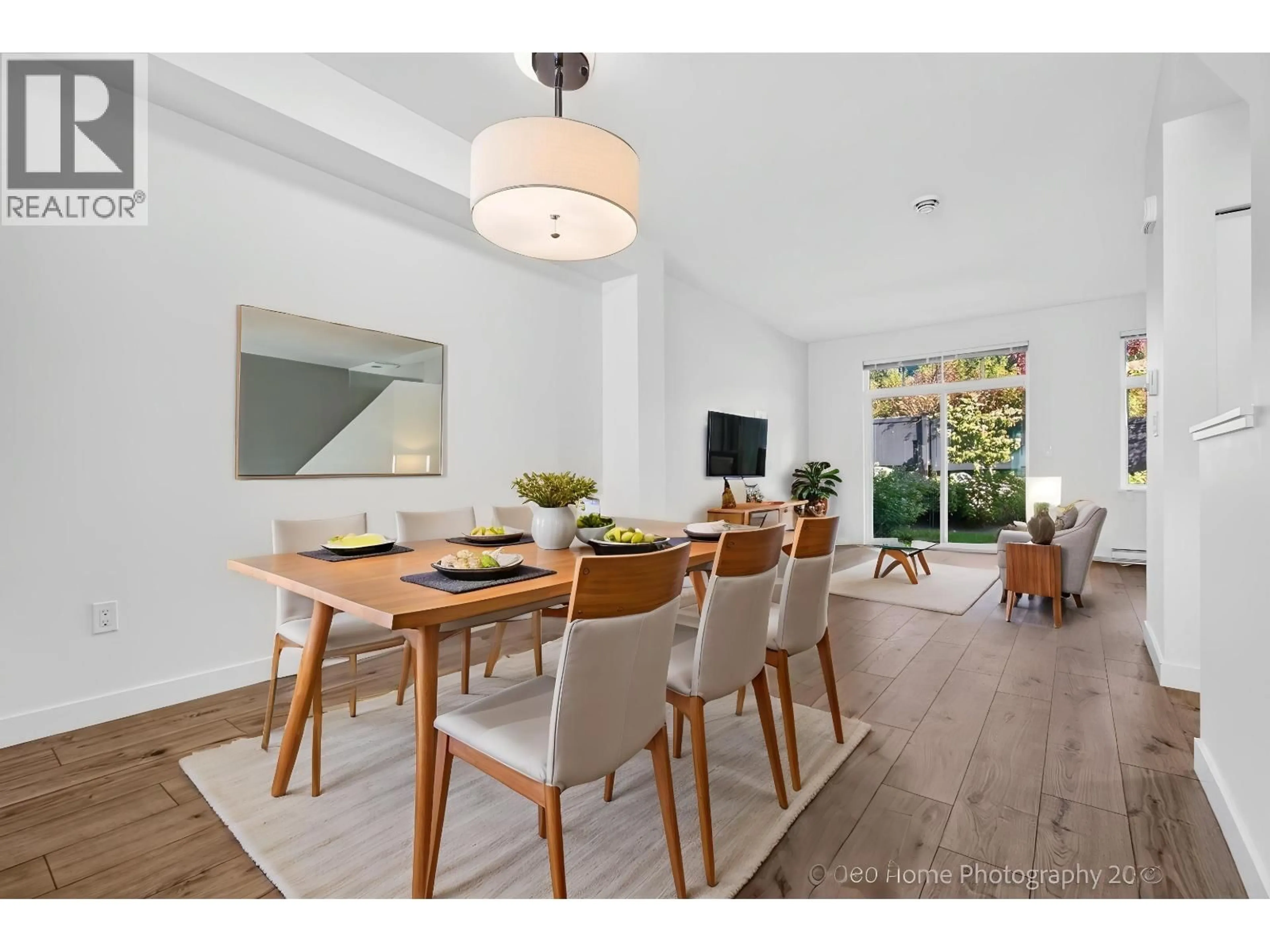 Dining room, wood/laminate floor for 122 - 3565 BAYCREST AVENUE, Coquitlam British Columbia V3B2W7