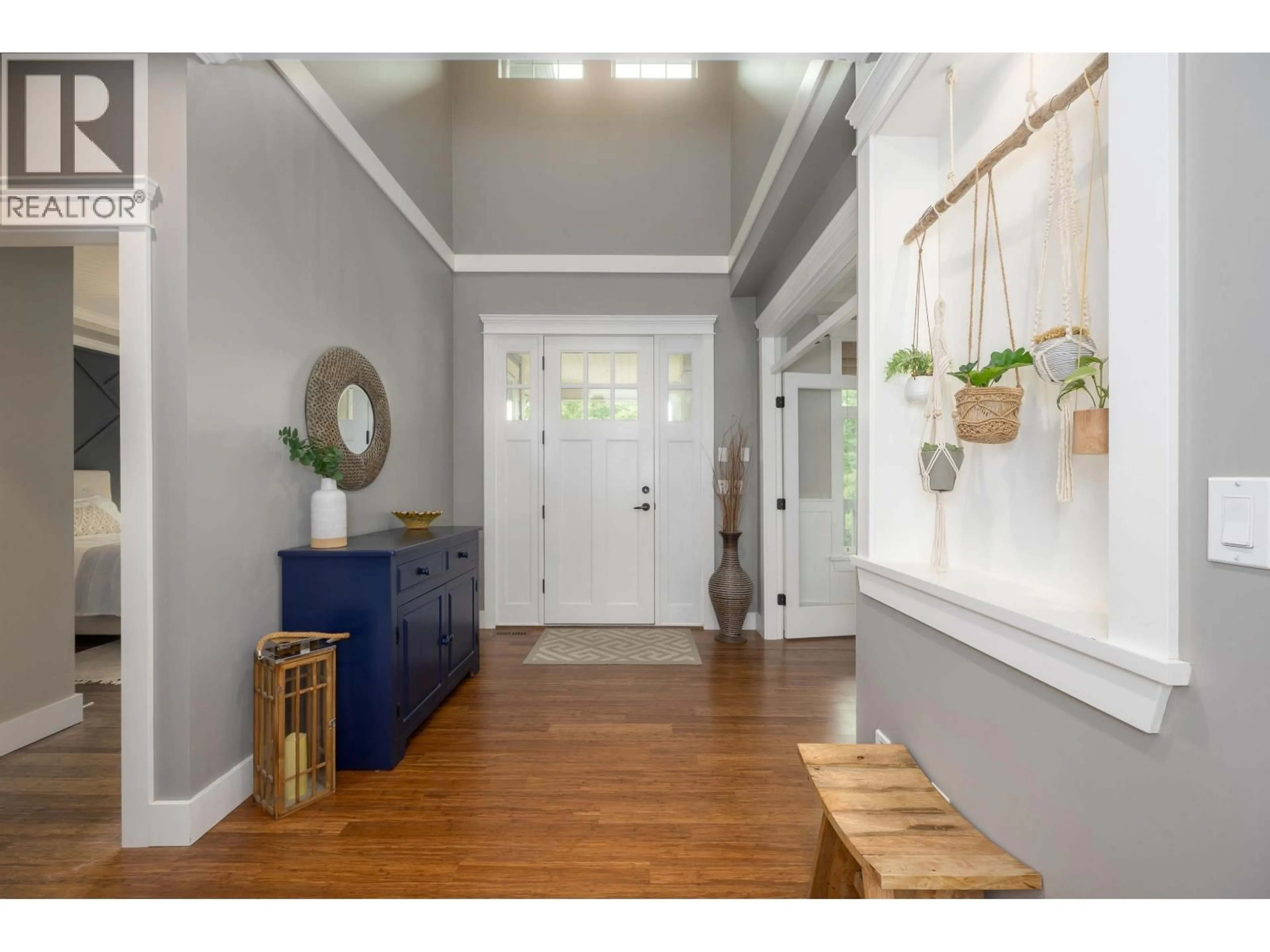 Indoor entryway for 3357 SCOTCH PINE AVENUE, Coquitlam British Columbia V3E0C4