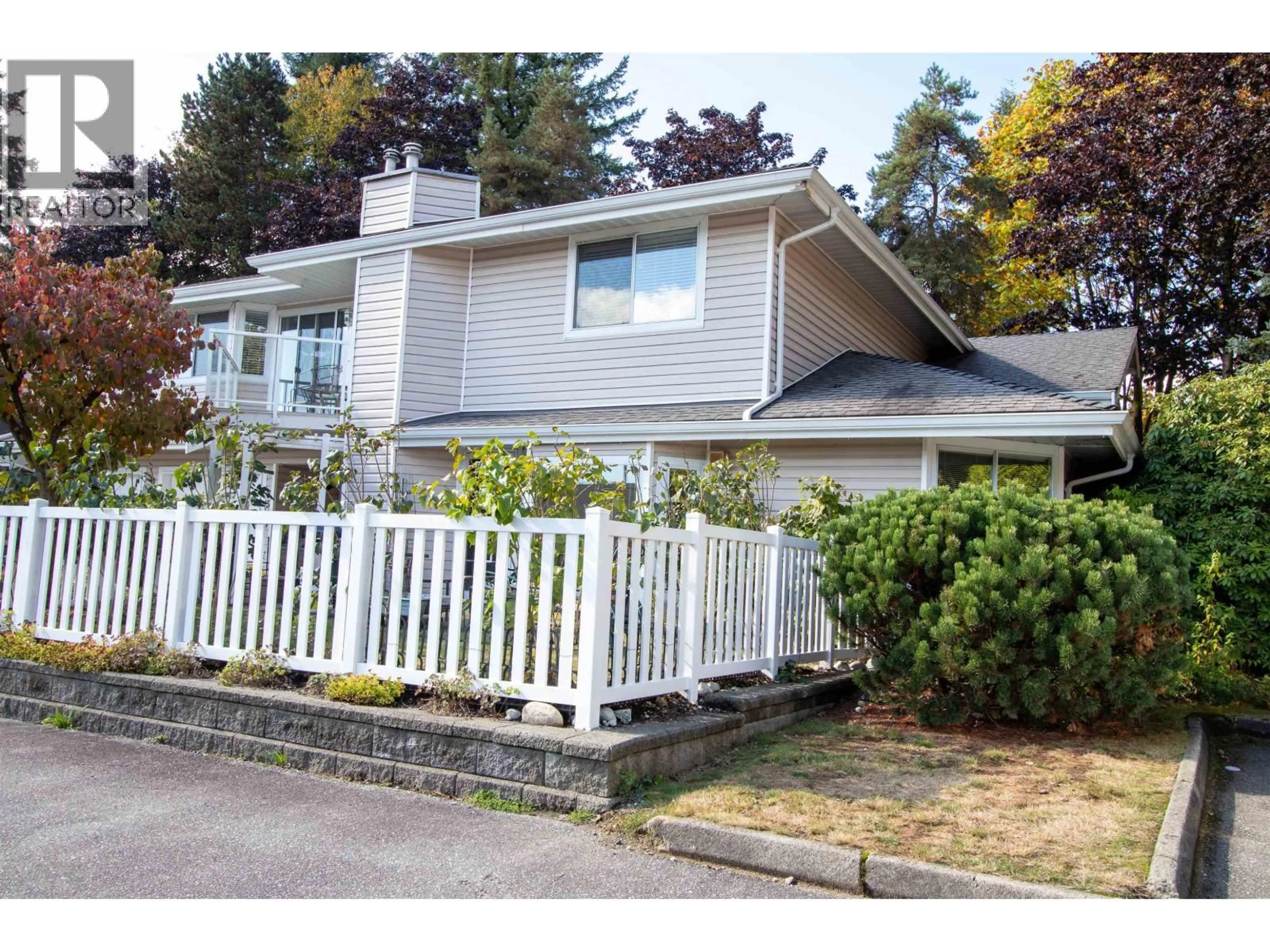 Home with vinyl exterior material, street for 35 - 1190 FALCON DRIVE, Coquitlam British Columbia V3E2M4